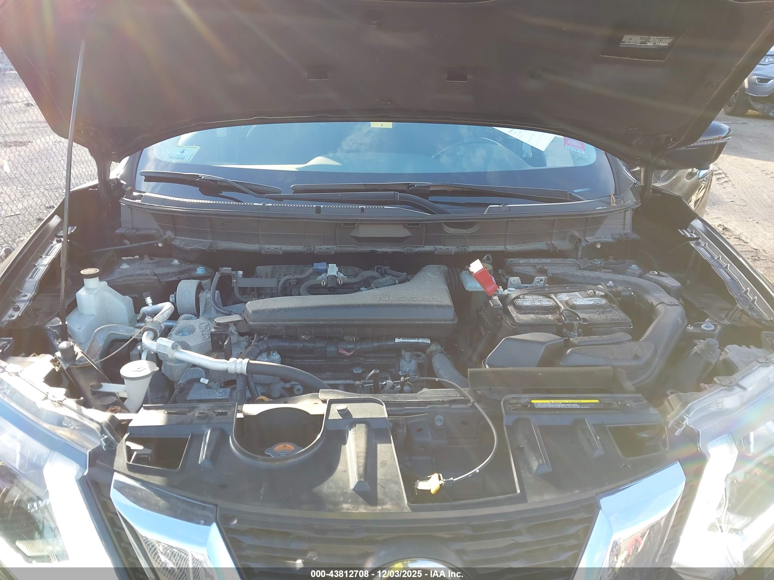 NISSAN ROGUE image 10