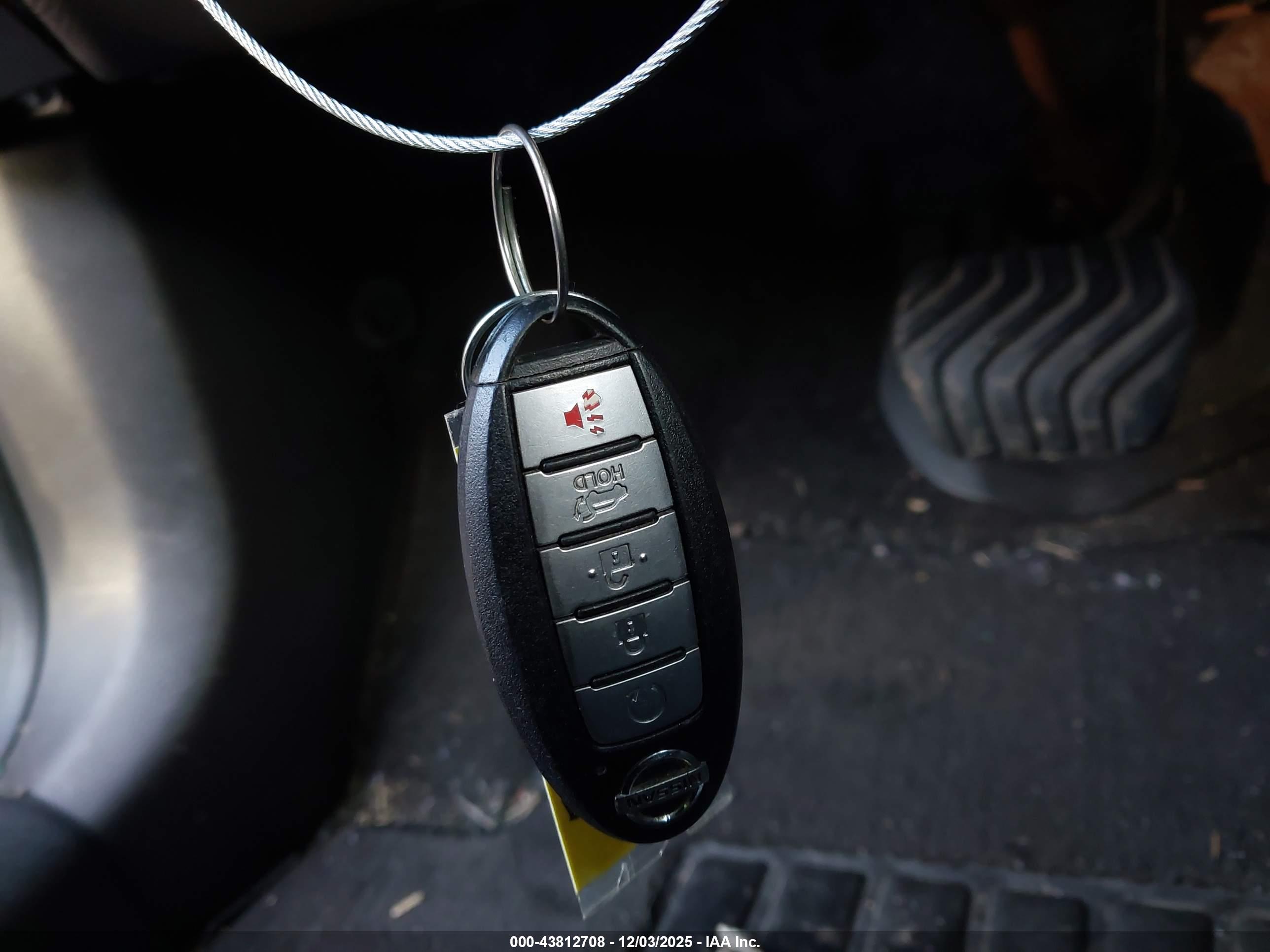 NISSAN ROGUE image 11