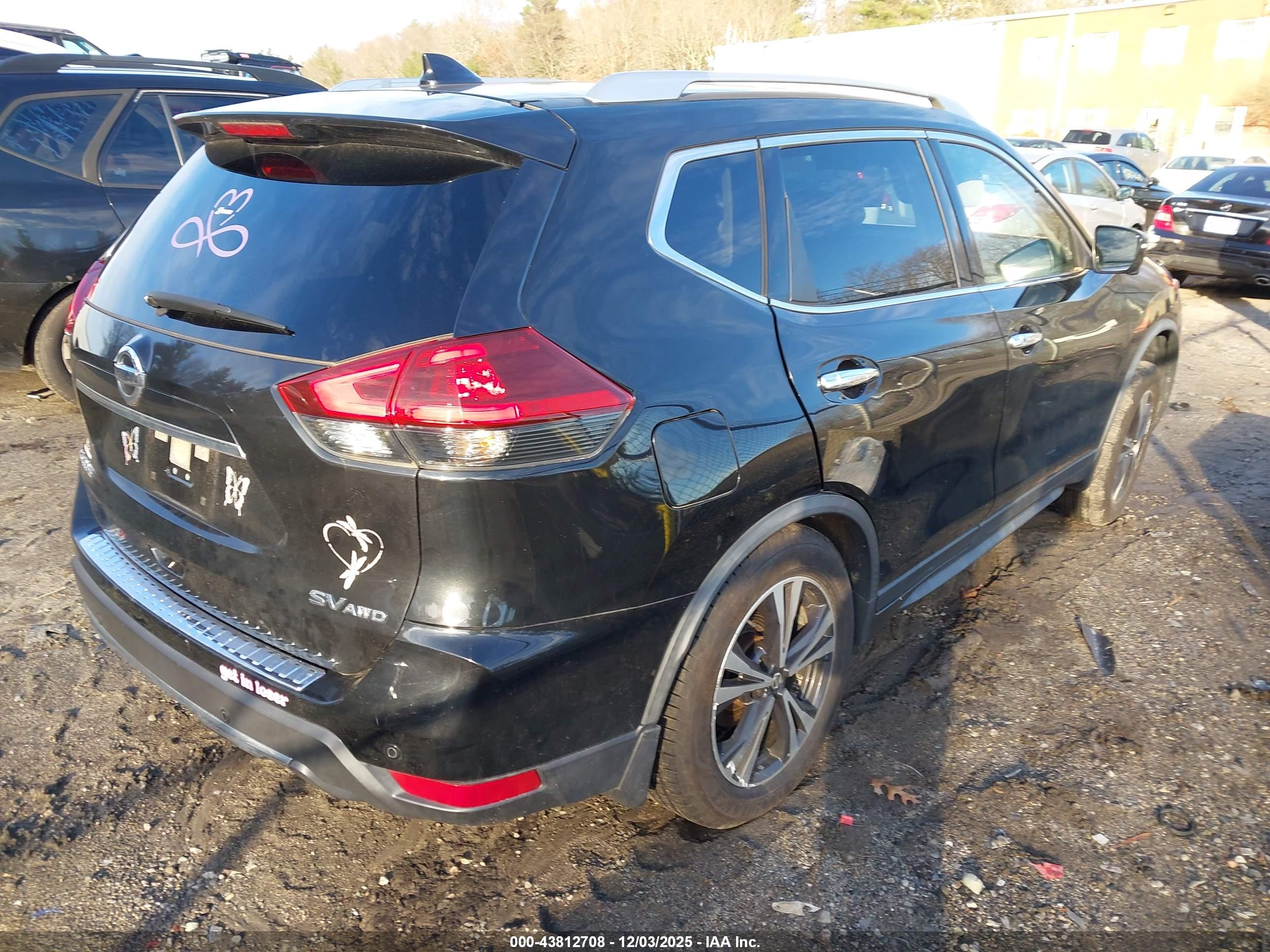 NISSAN ROGUE image 4