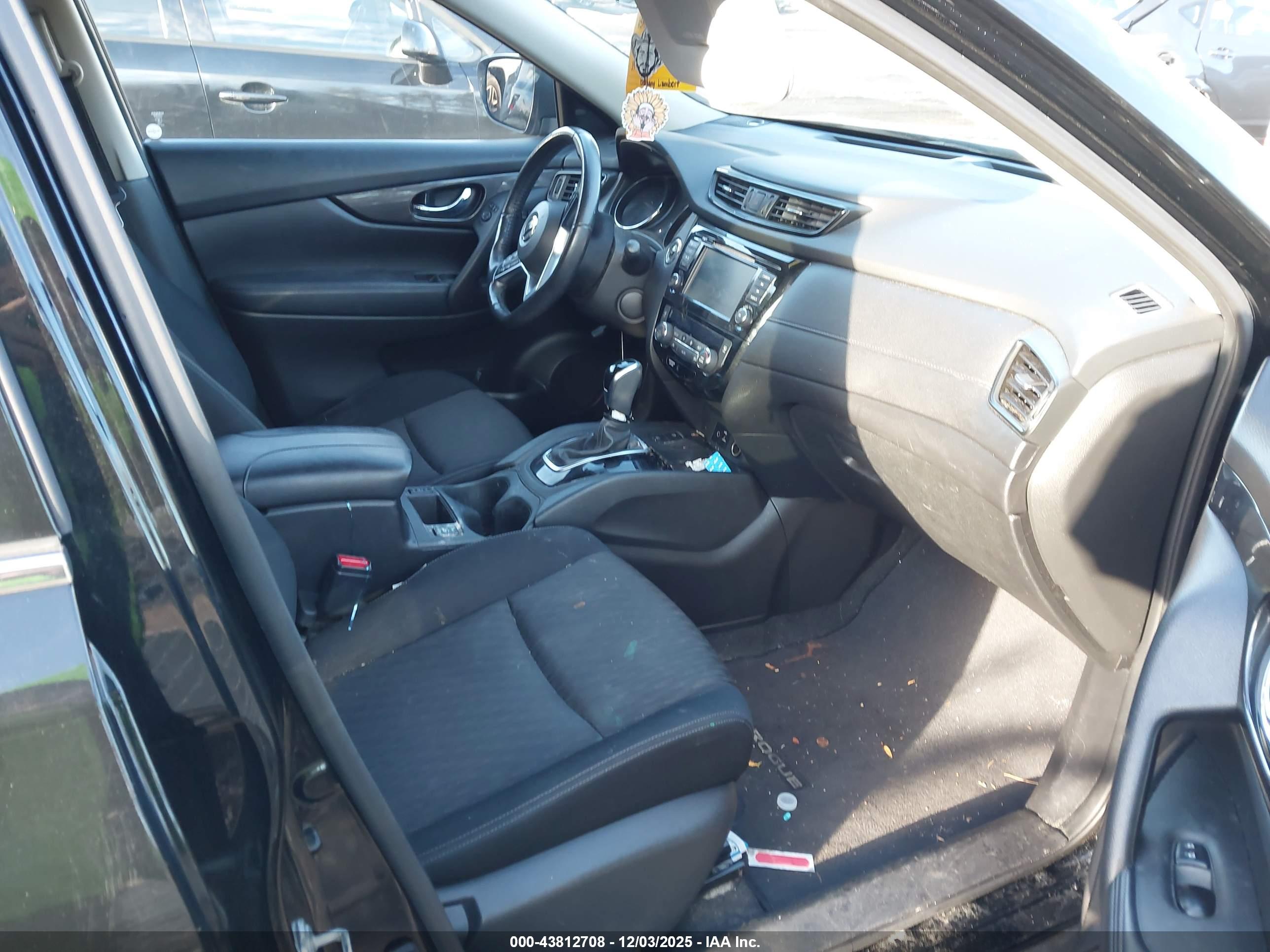 NISSAN ROGUE image 5