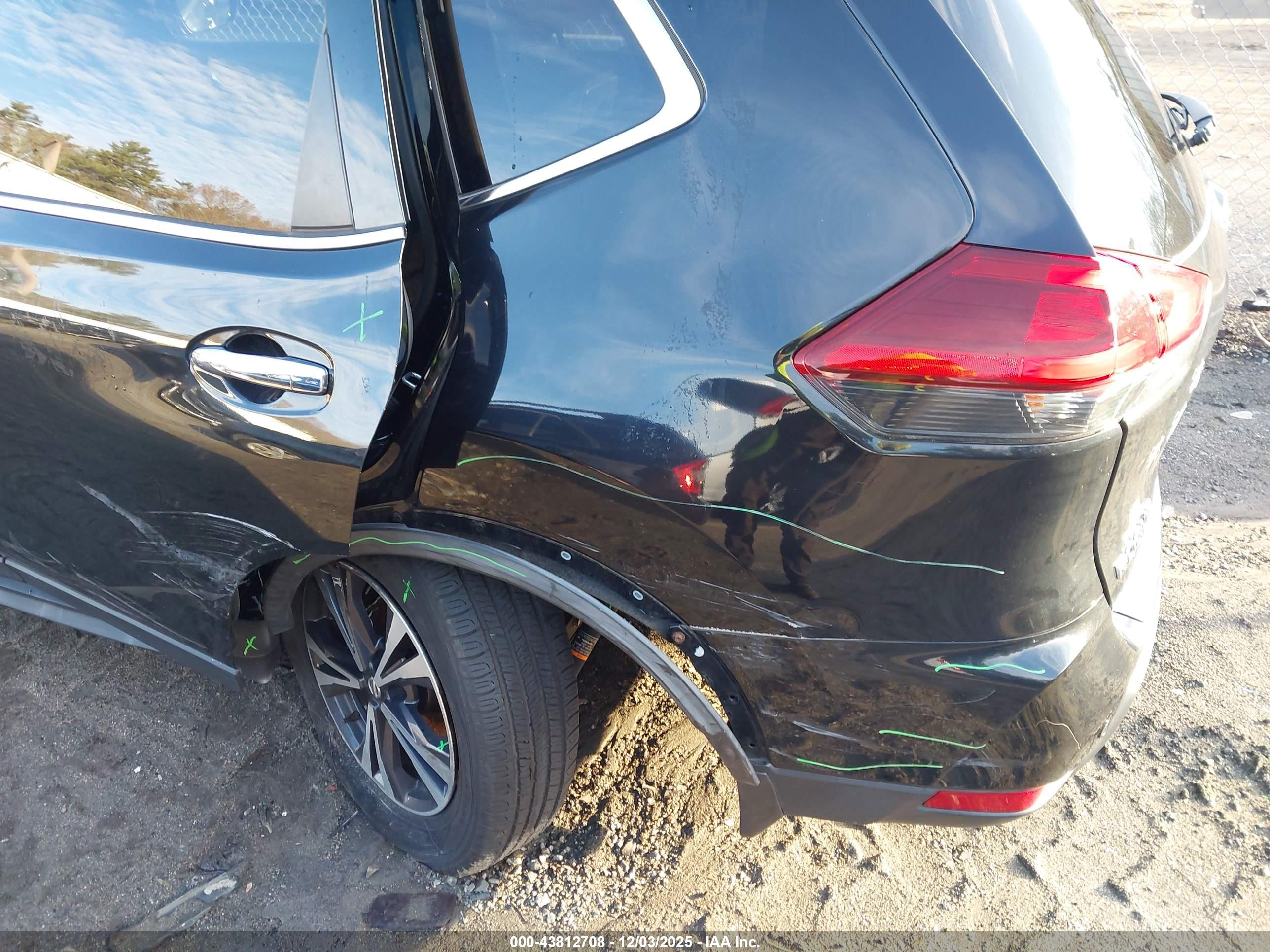 NISSAN ROGUE image 6