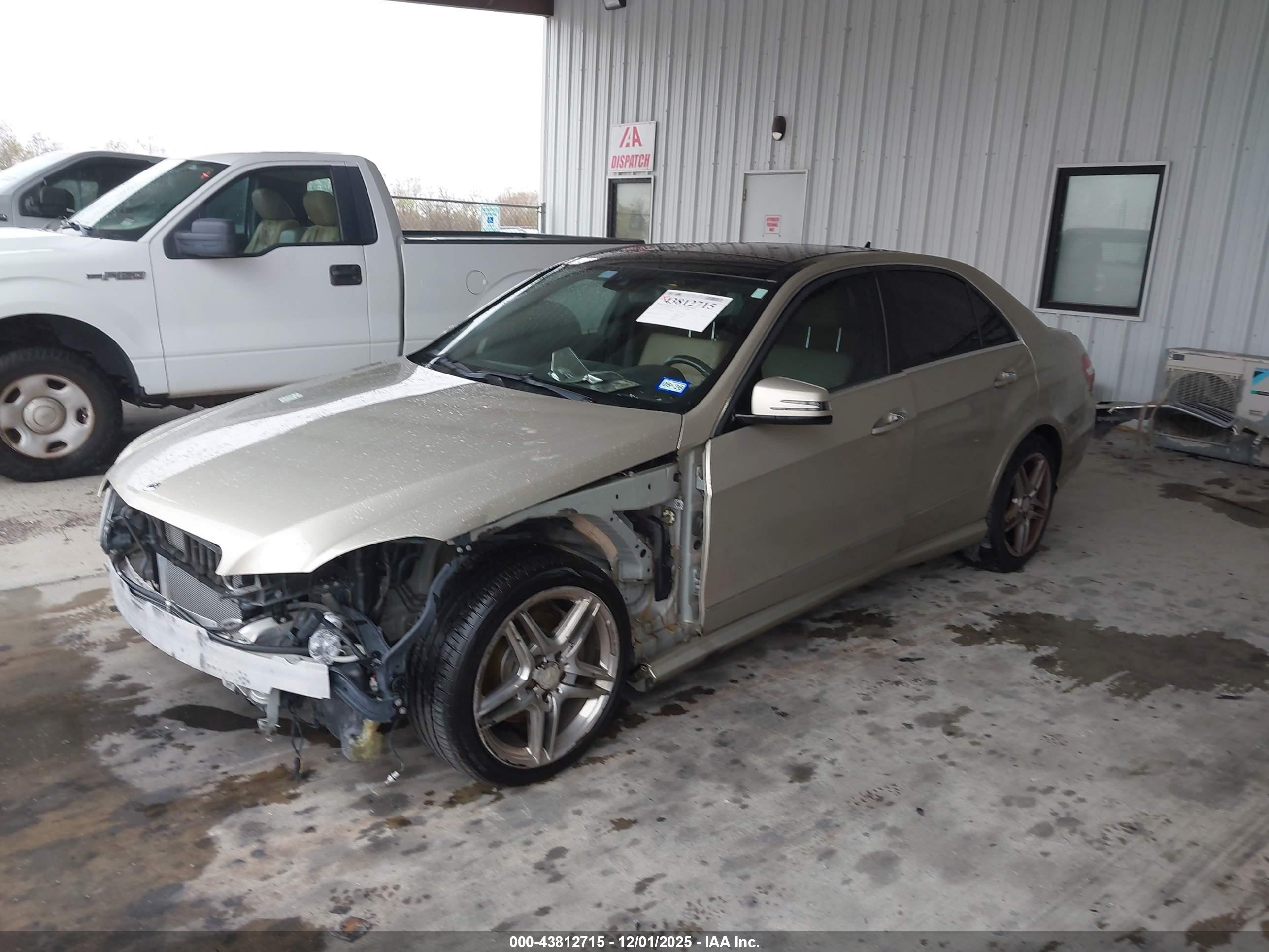 MERCEDES-BENZ E image 2
