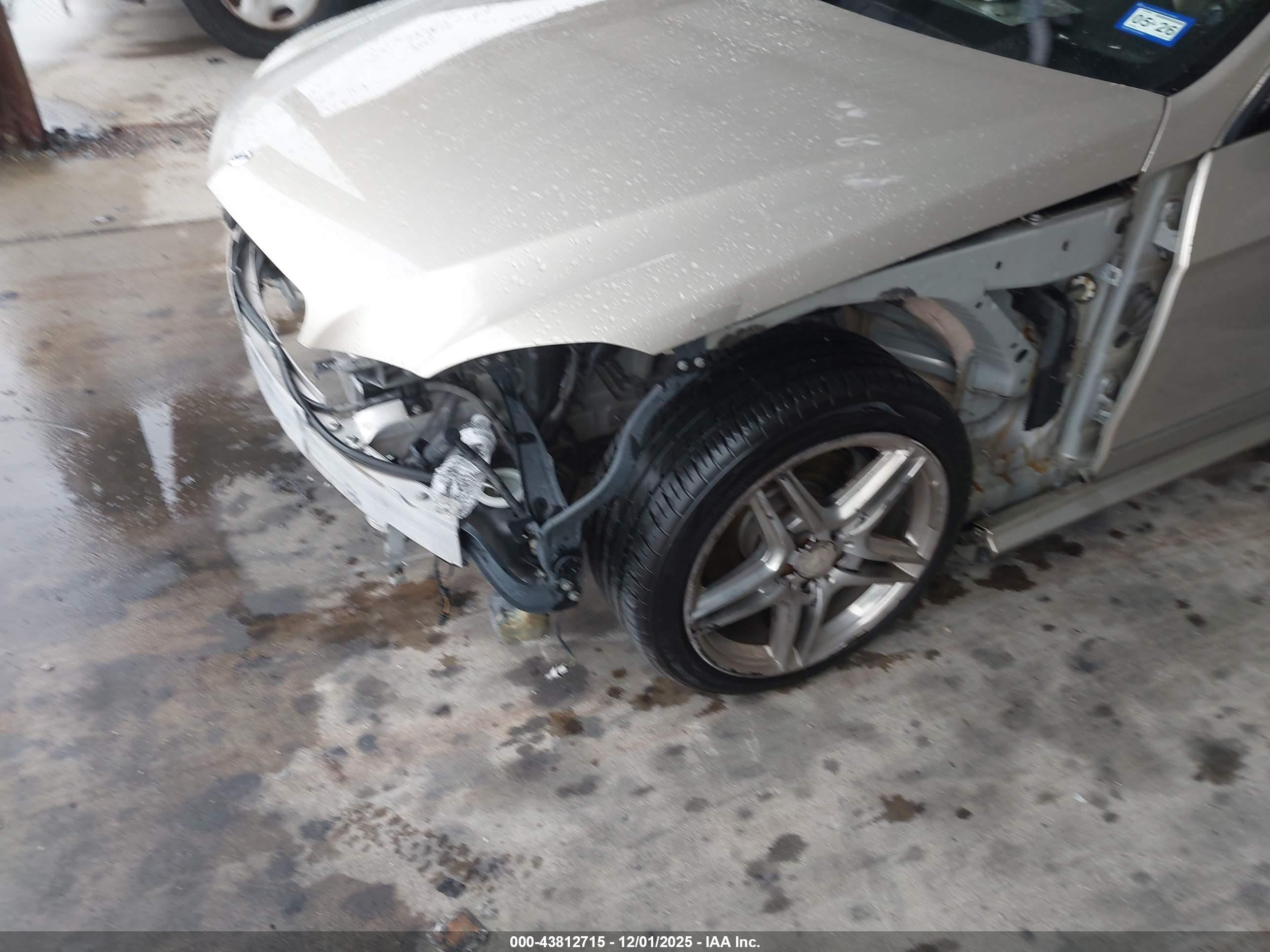 MERCEDES-BENZ E image 6
