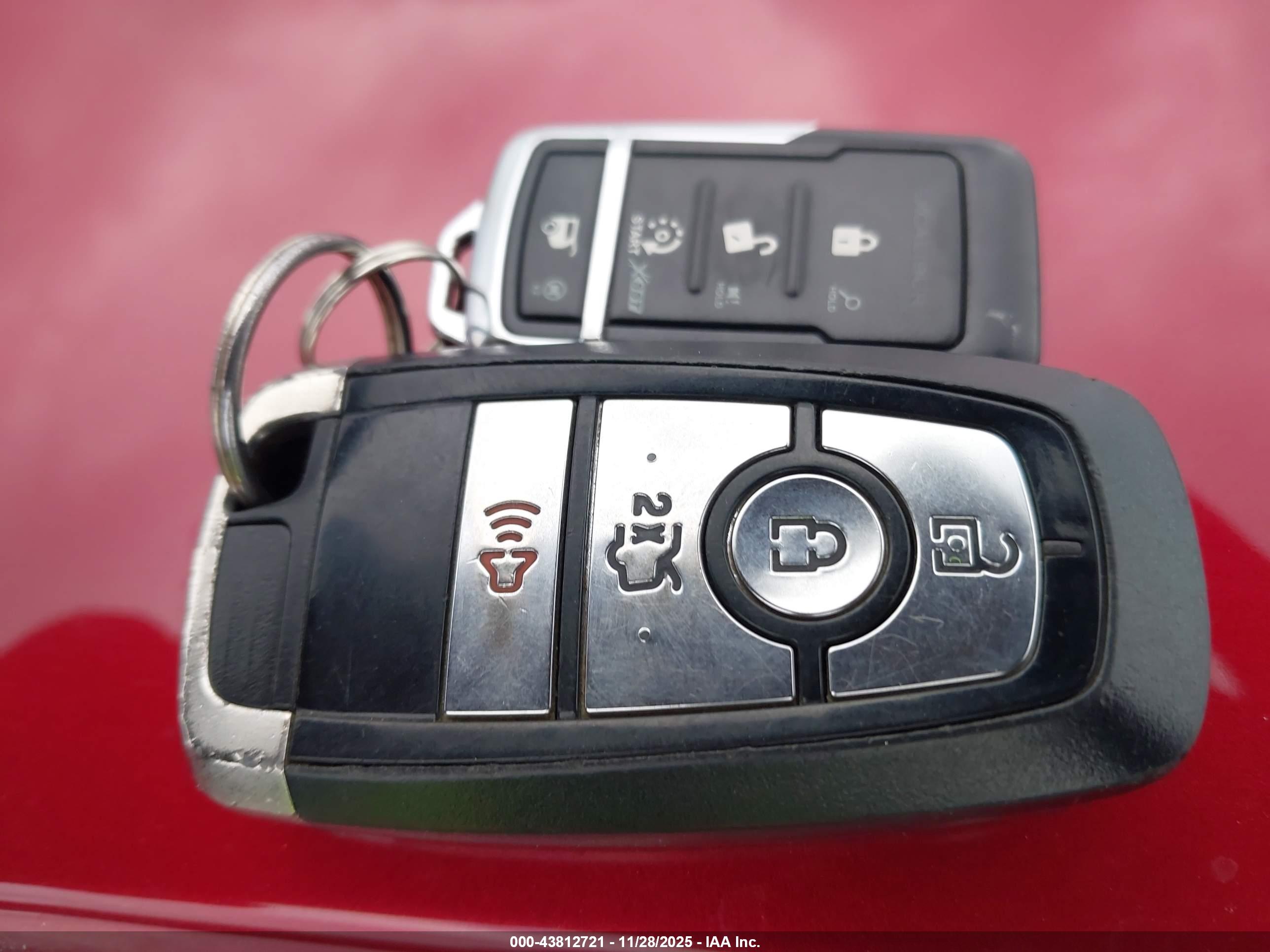 FORD FUSION image 11