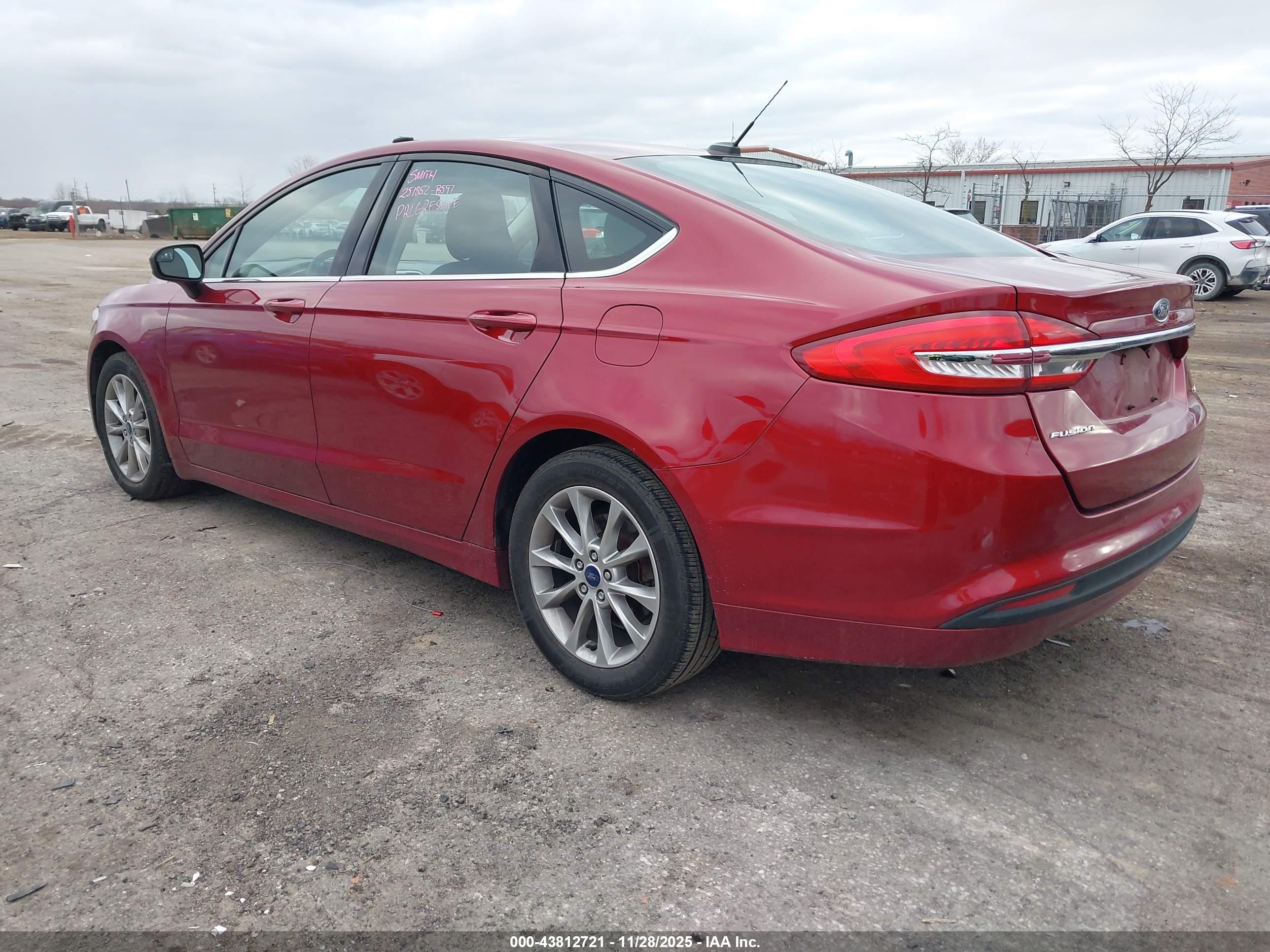 FORD FUSION image 3