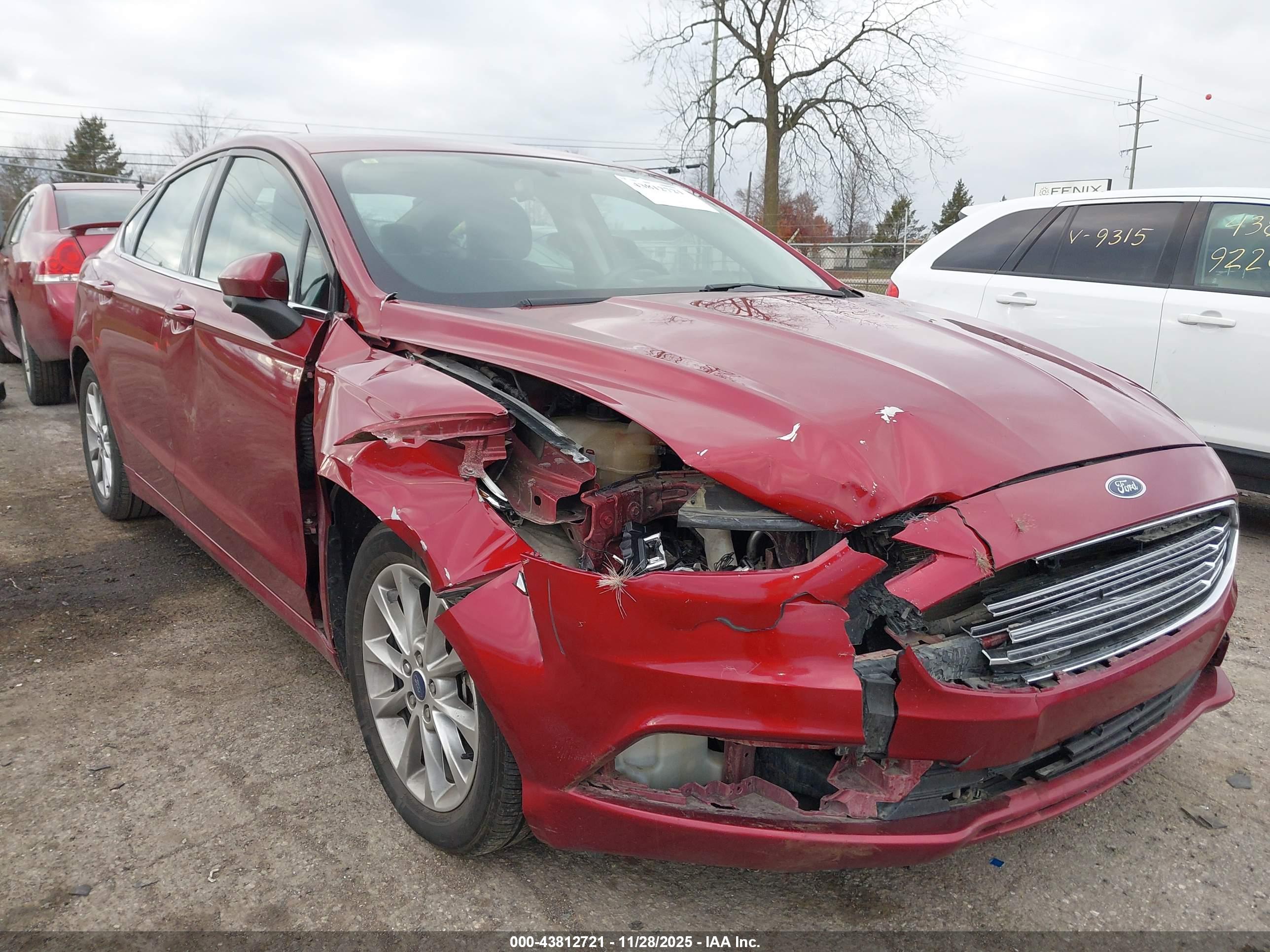 FORD FUSION image 6
