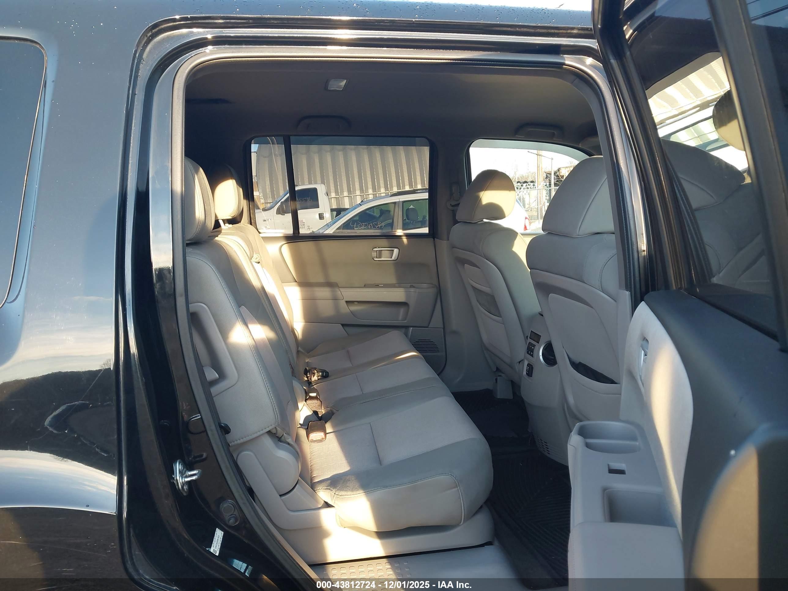 HONDA PILOT image 8