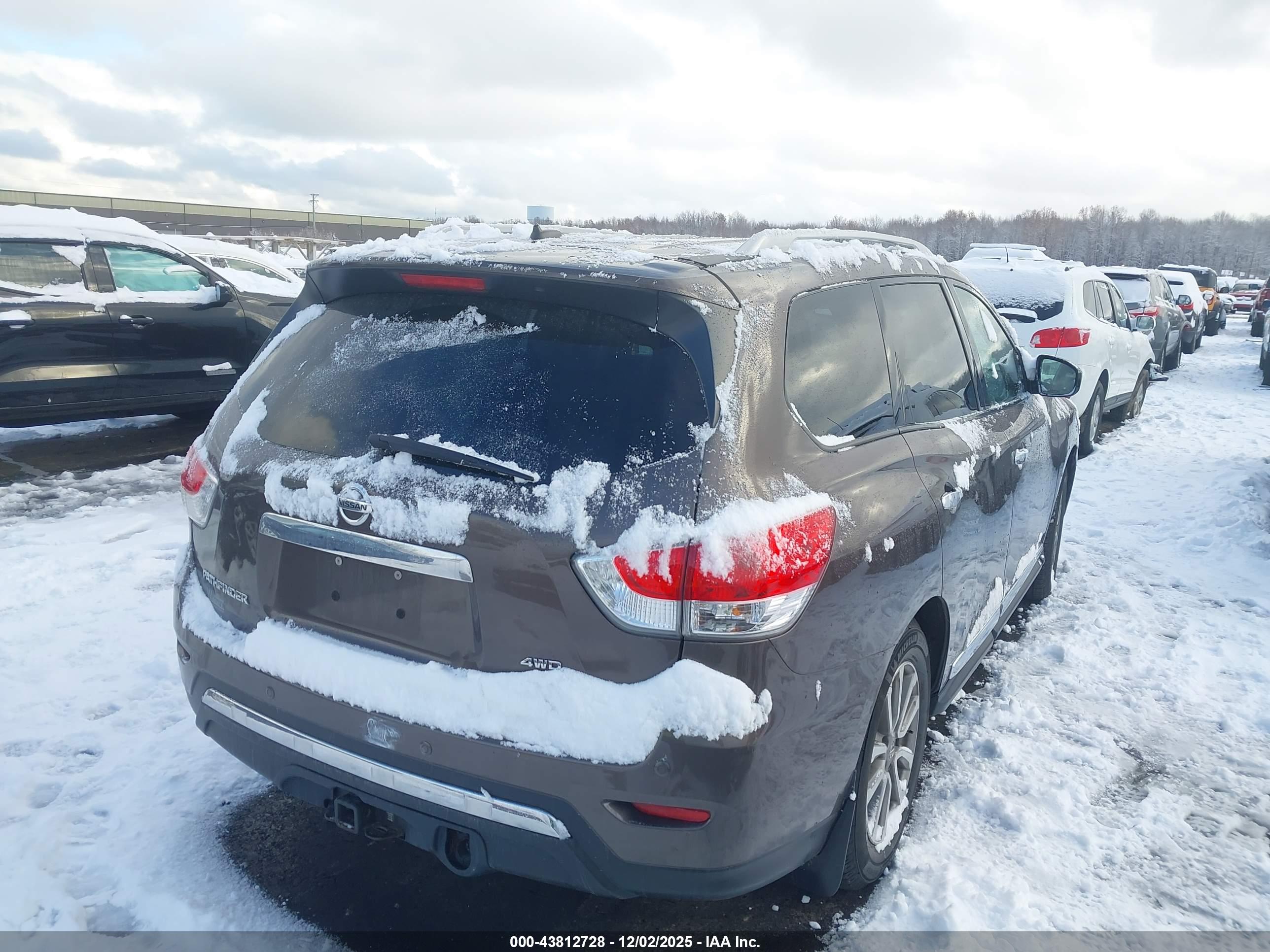 NISSAN PATHFINDER image 4