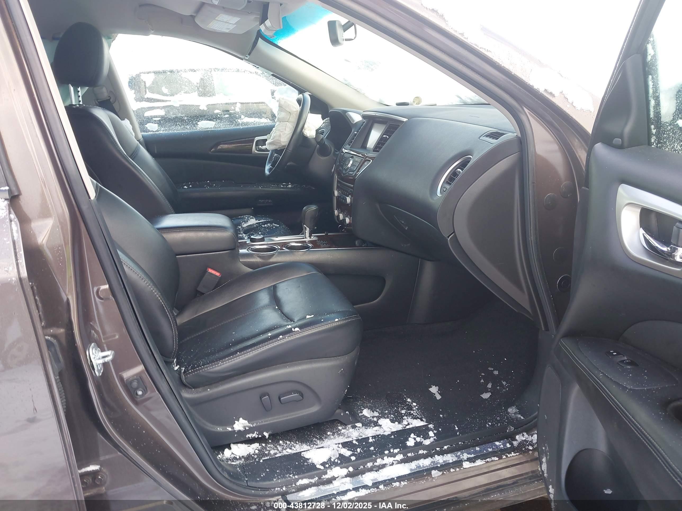 NISSAN PATHFINDER image 5