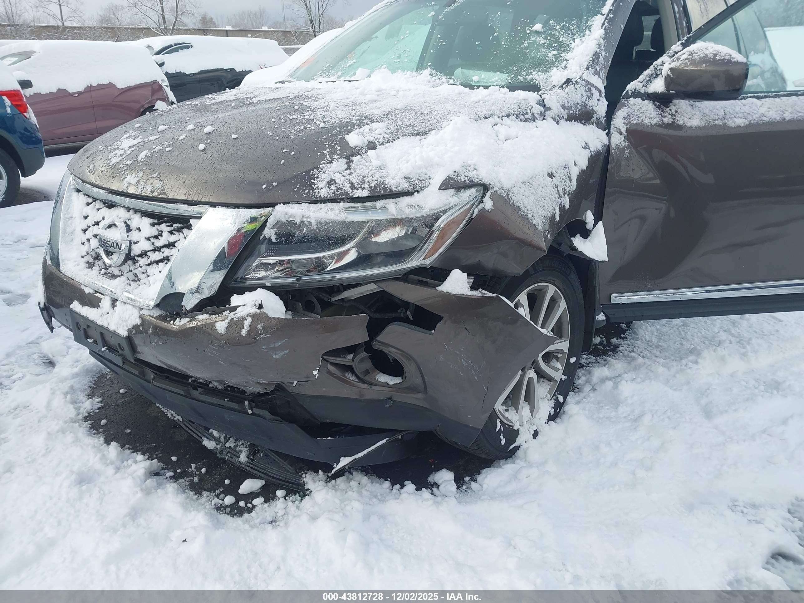 NISSAN PATHFINDER image 6