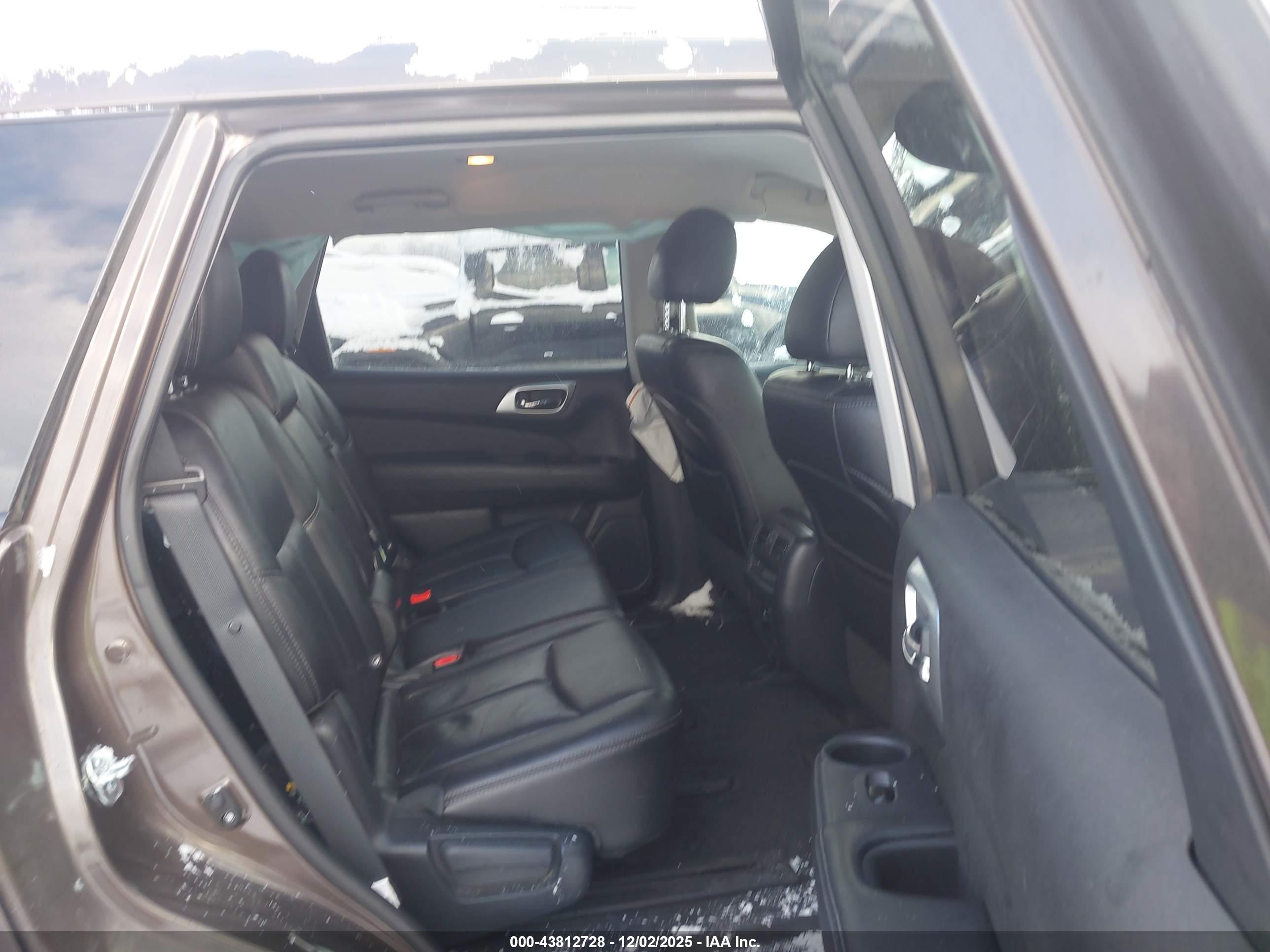 NISSAN PATHFINDER image 8