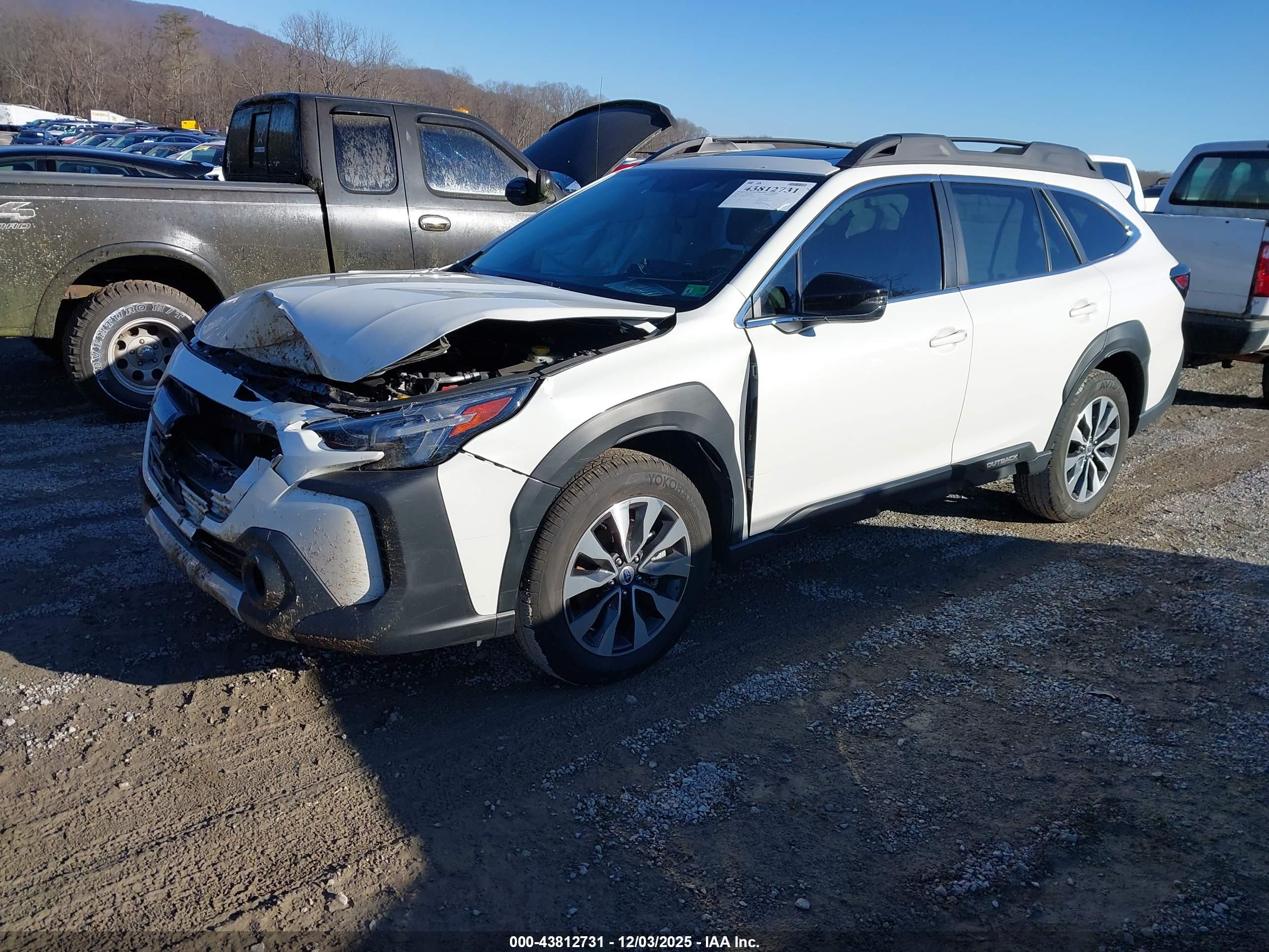 SUBARU OUTBACK image 2