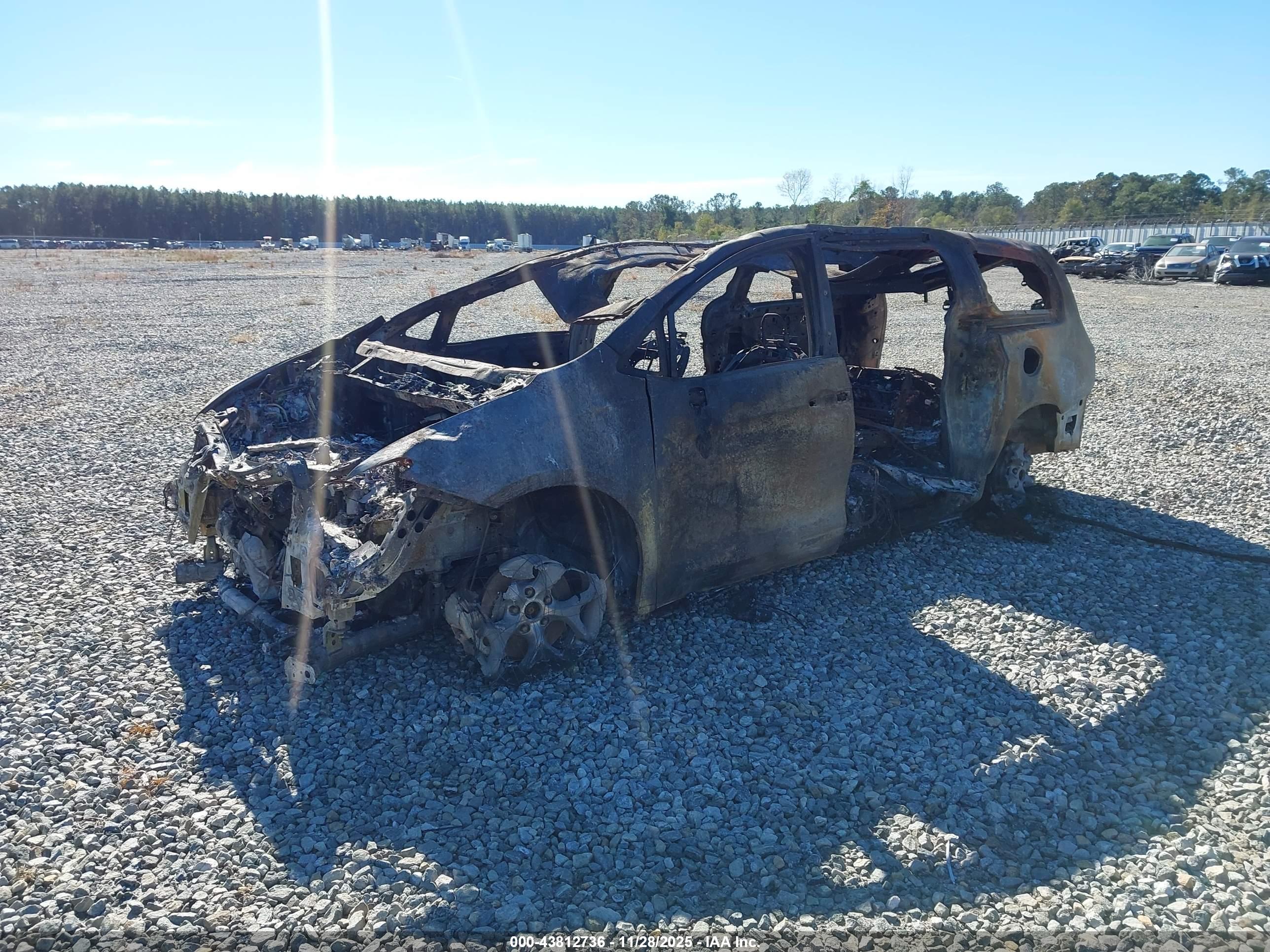 CHRYSLER PACIFICA image 2