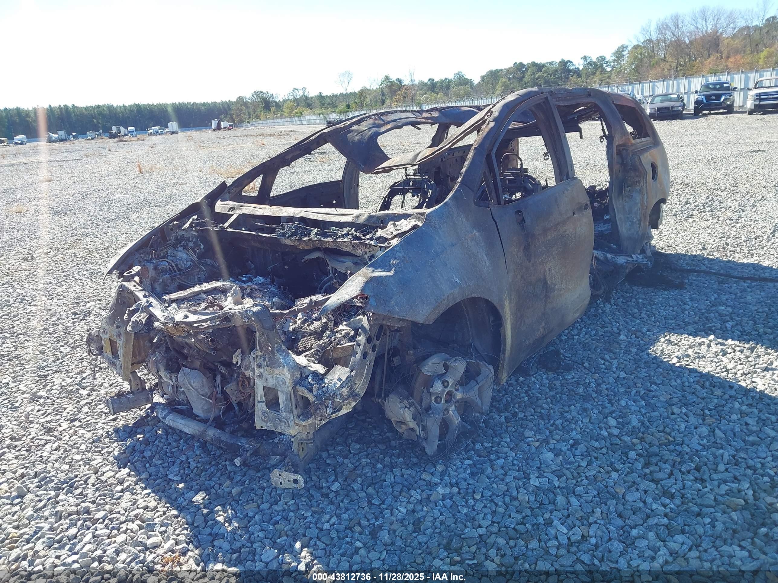 CHRYSLER PACIFICA image 6