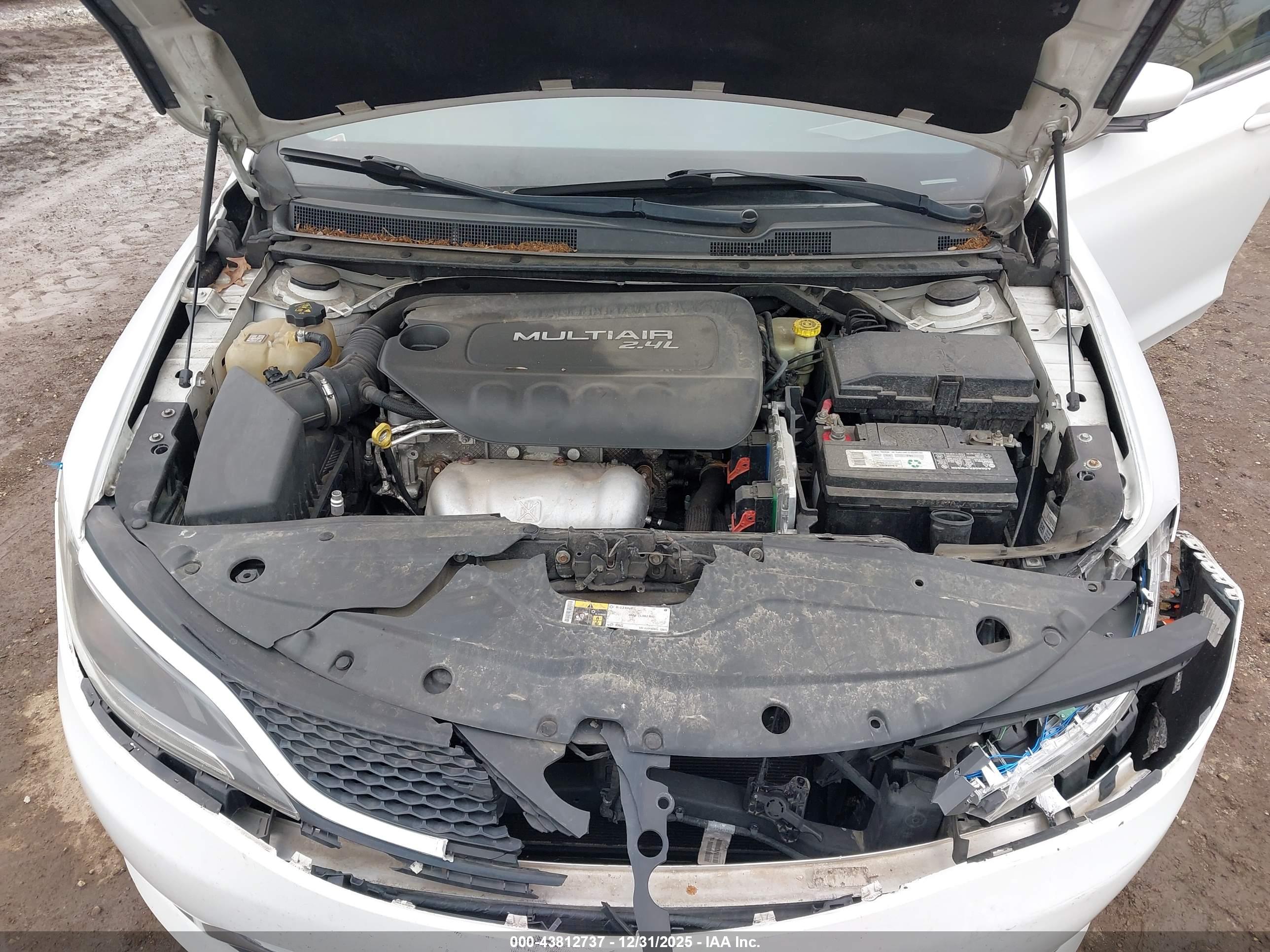 CHRYSLER 200 image 10