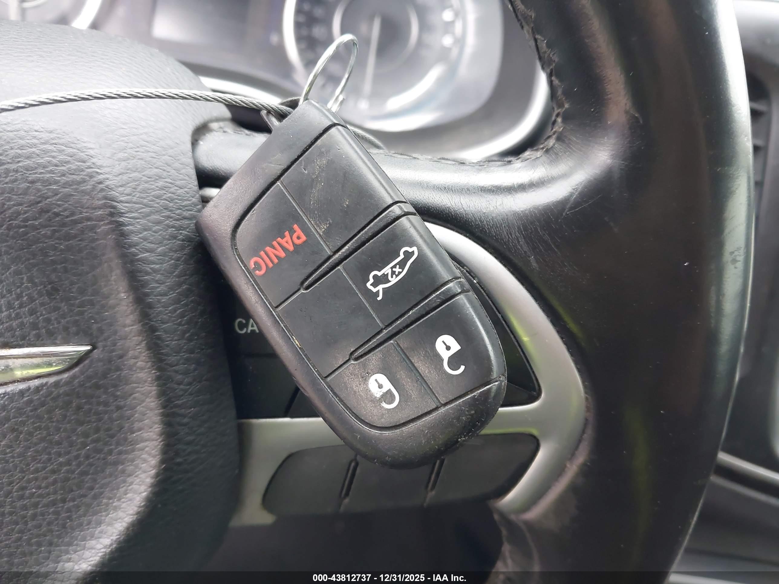 CHRYSLER 200 image 11
