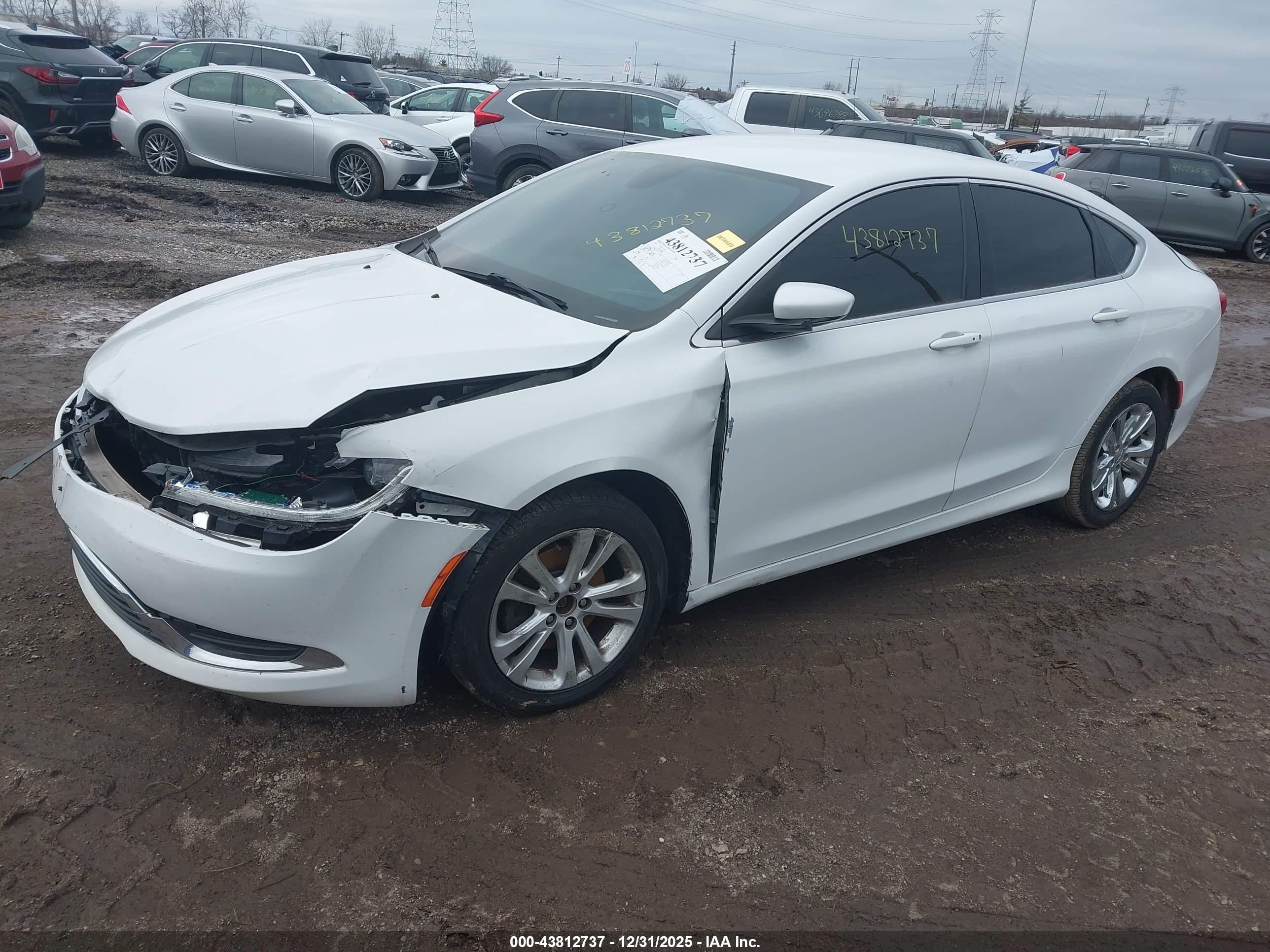 CHRYSLER 200 image 2