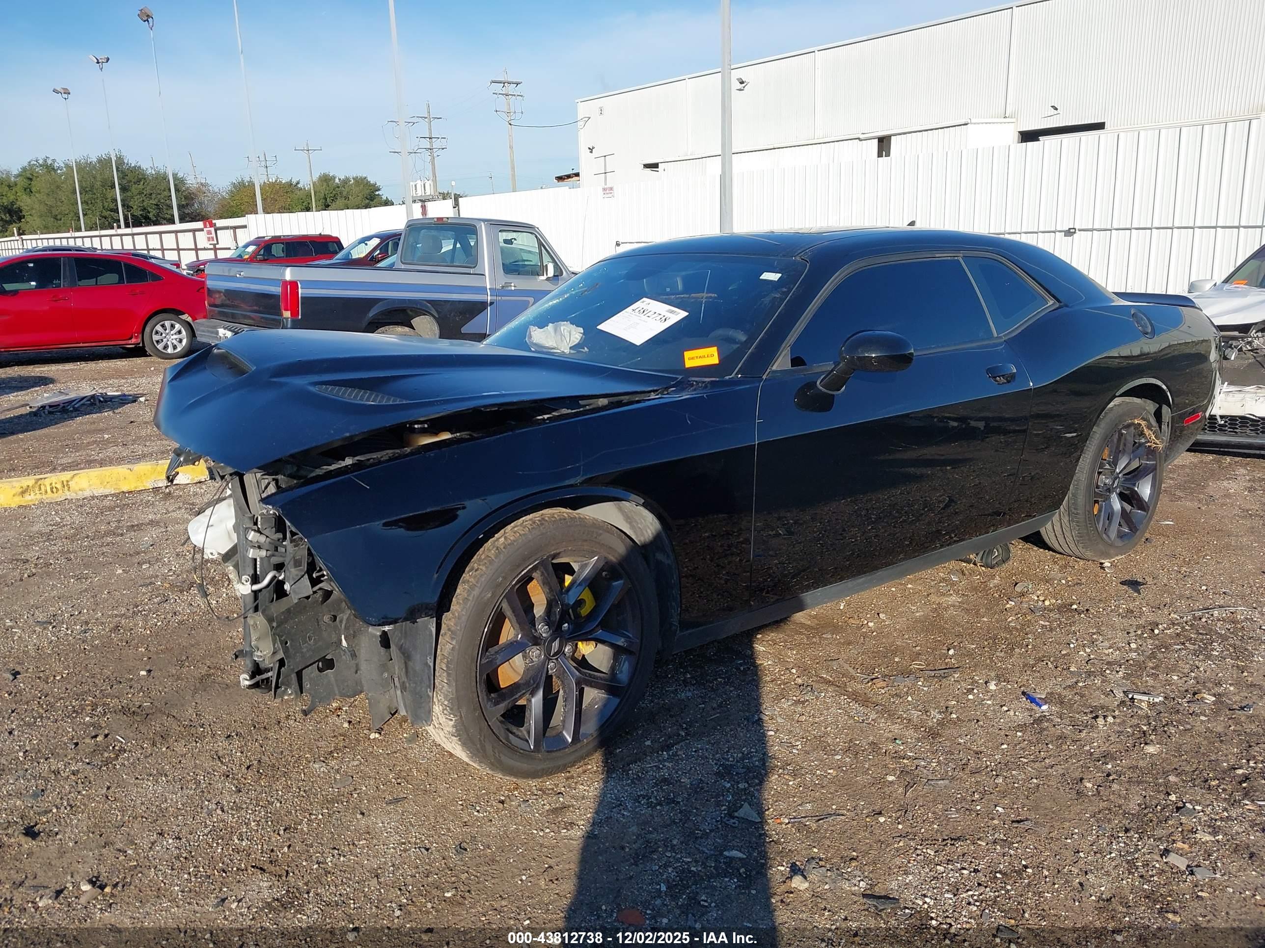 DODGE CHALLENGER image 2
