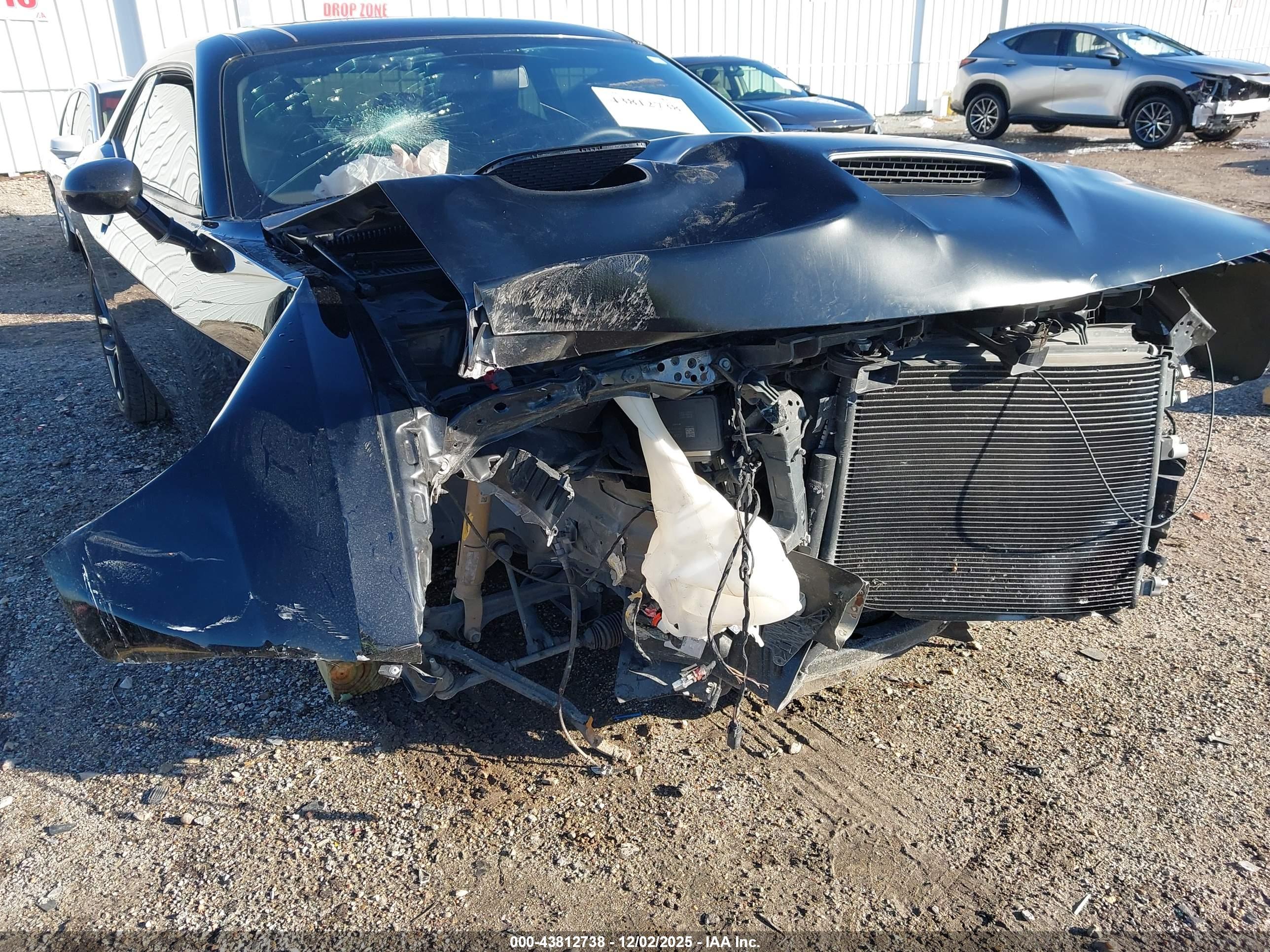 DODGE CHALLENGER image 6