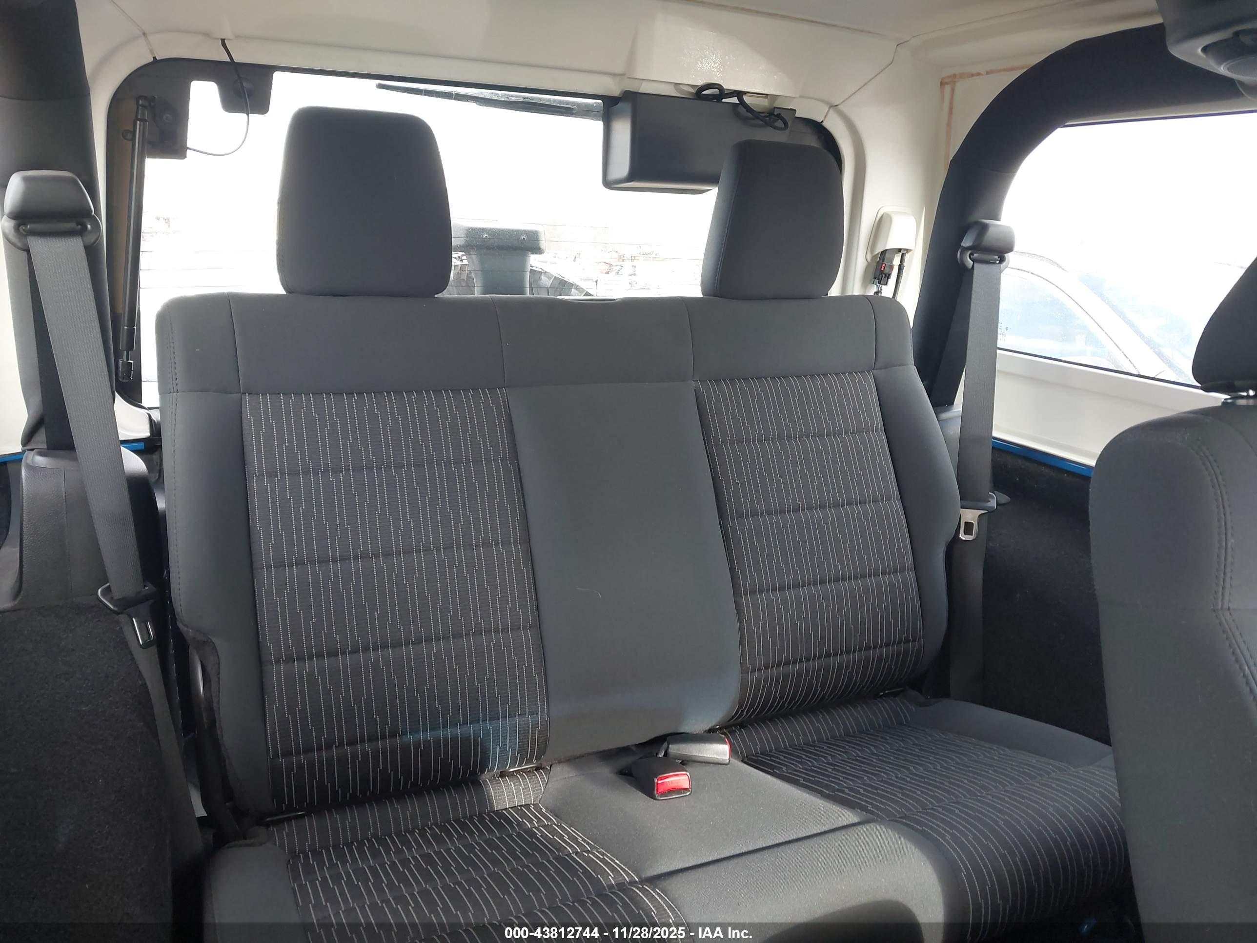 JEEP WRANGLER image 8