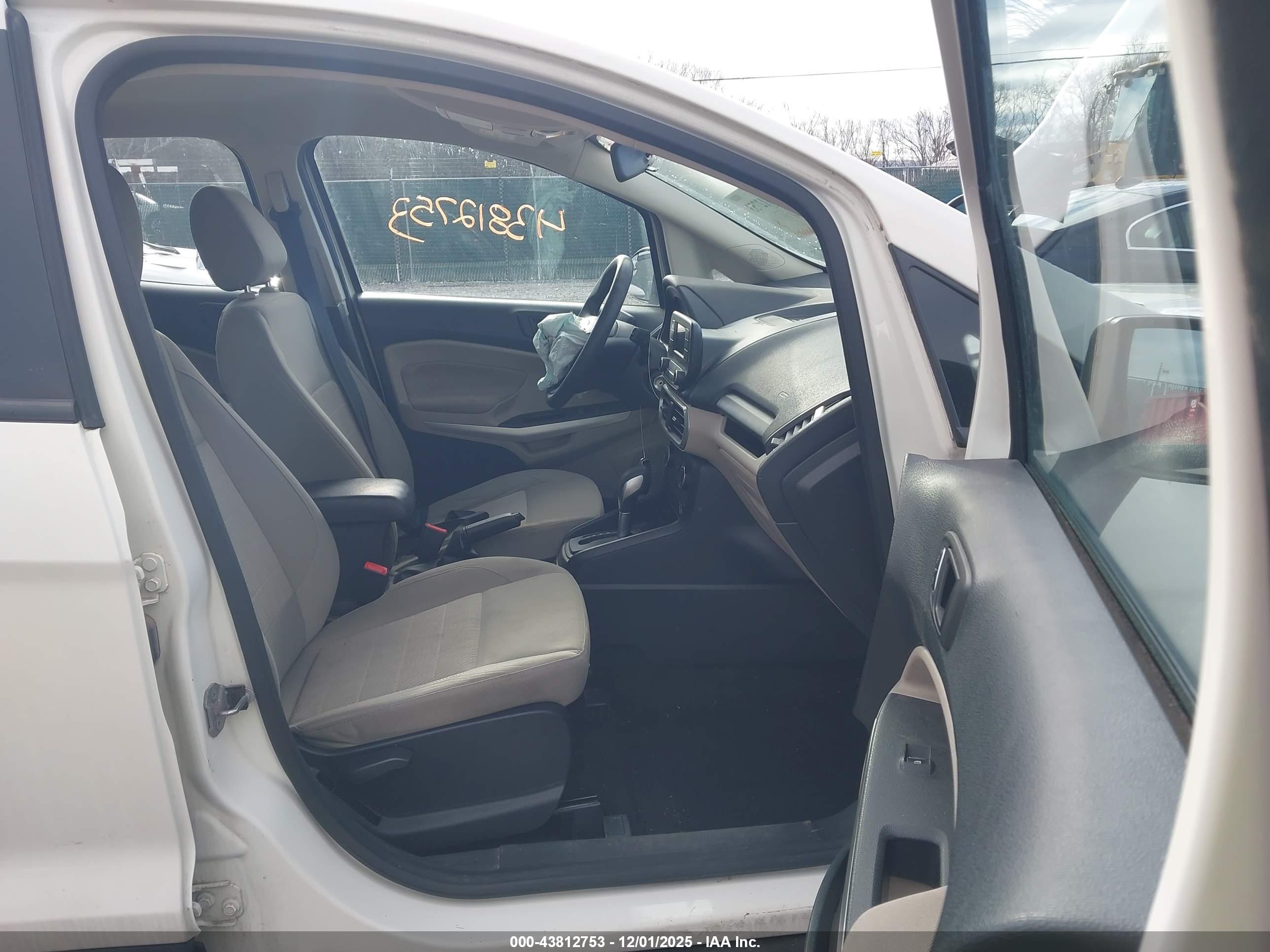 FORD ECOSPORT image 5