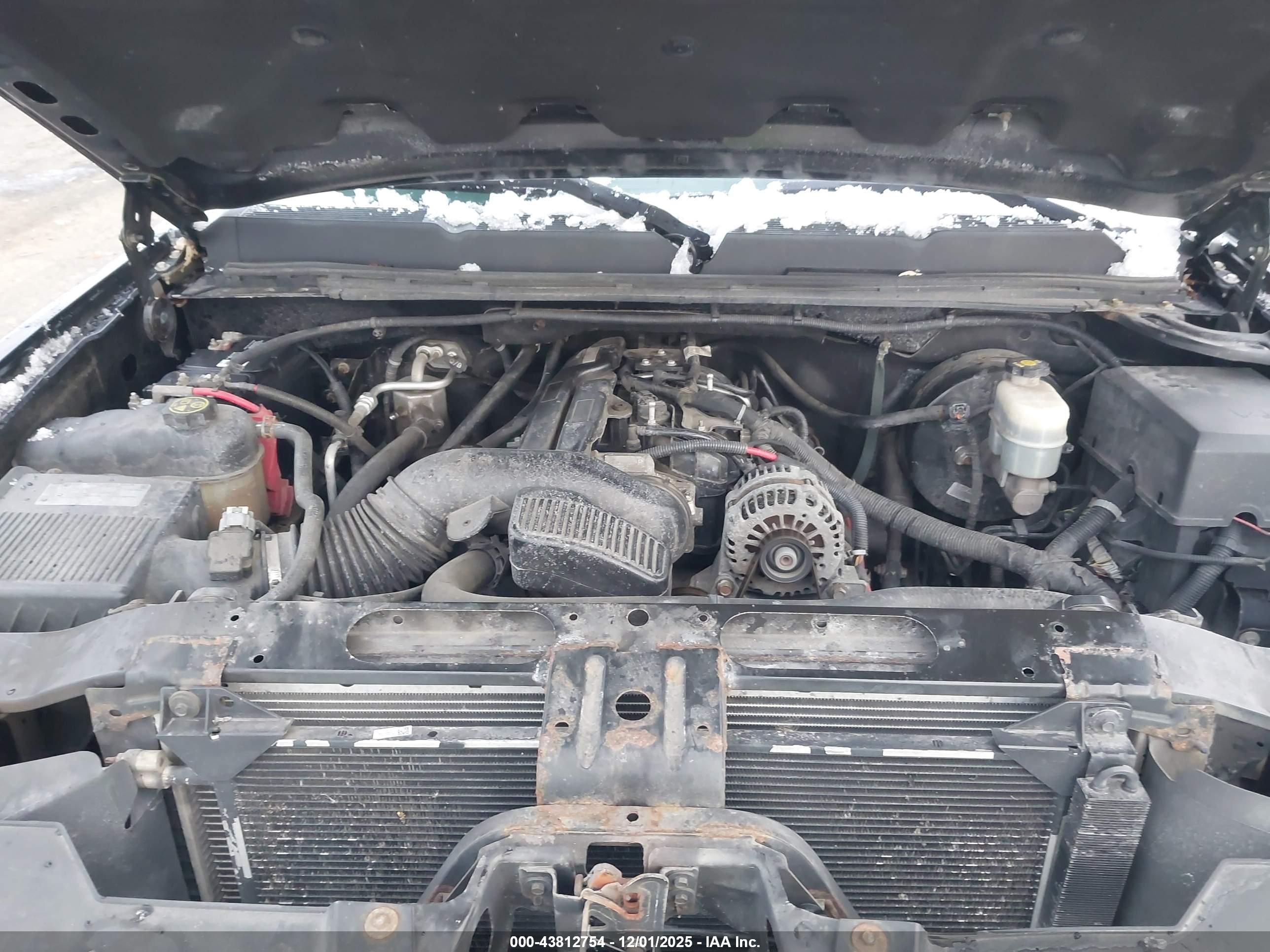 CHEVROLET SILVERADO image 10
