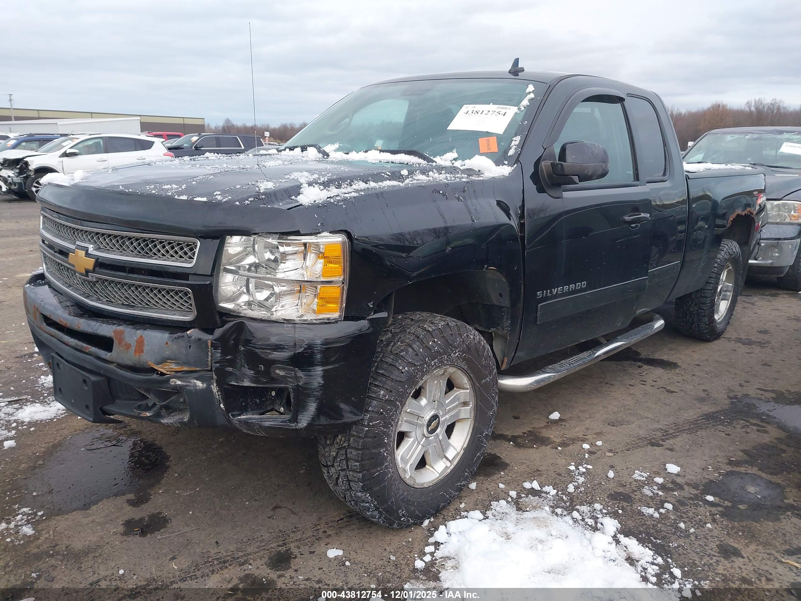 CHEVROLET SILVERADO image 2