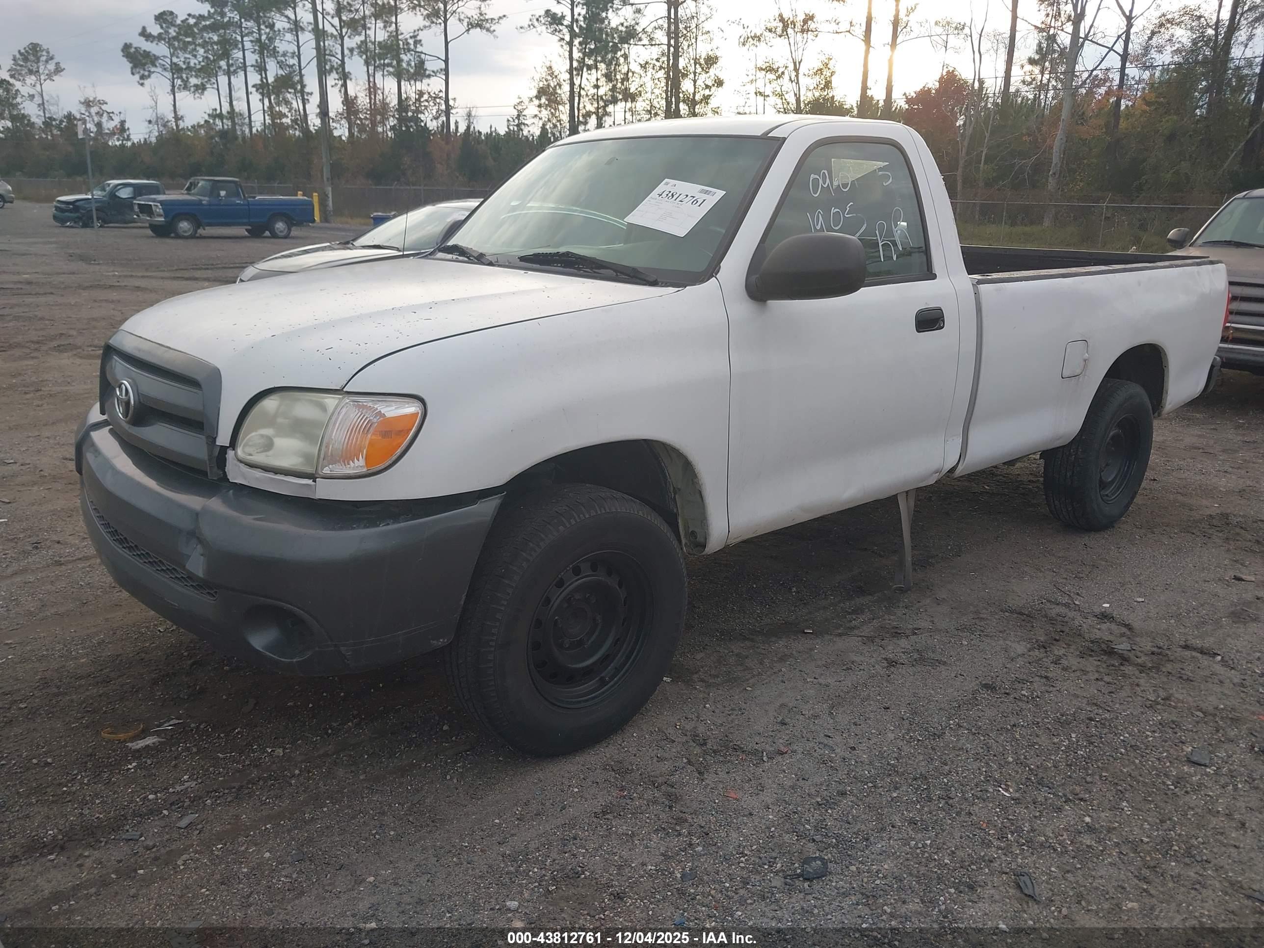 TOYOTA TUNDRA image 2