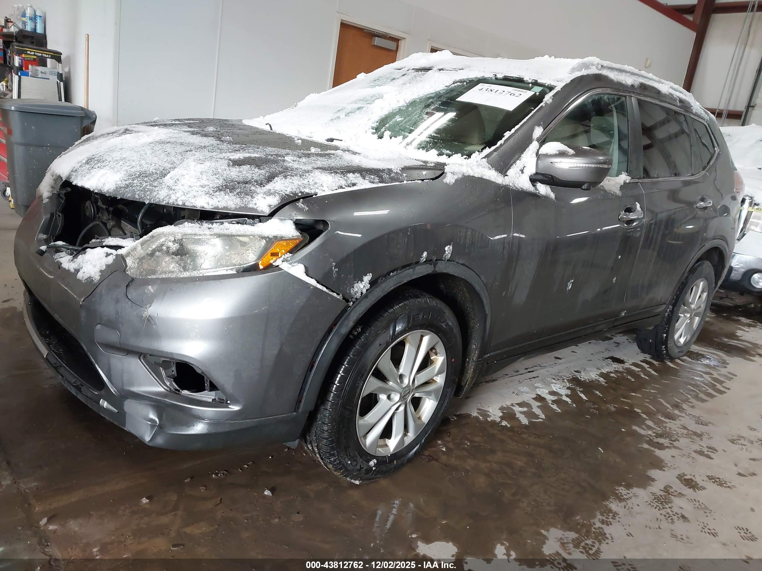 NISSAN ROGUE image 2