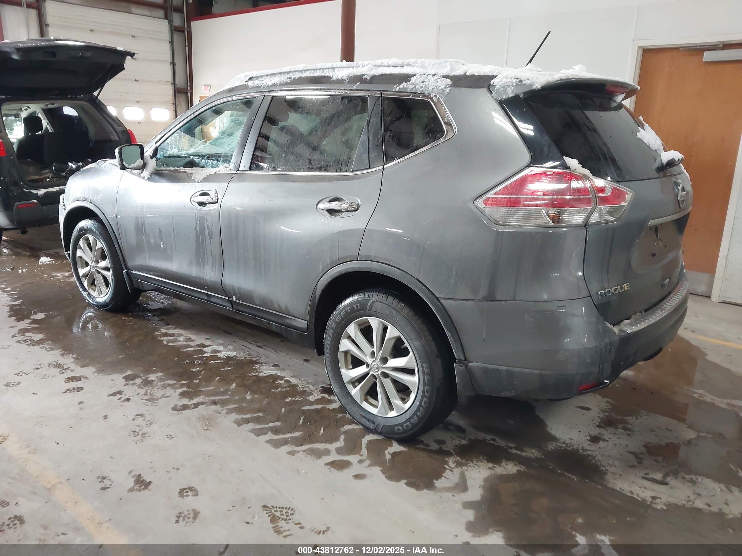 NISSAN ROGUE image 3