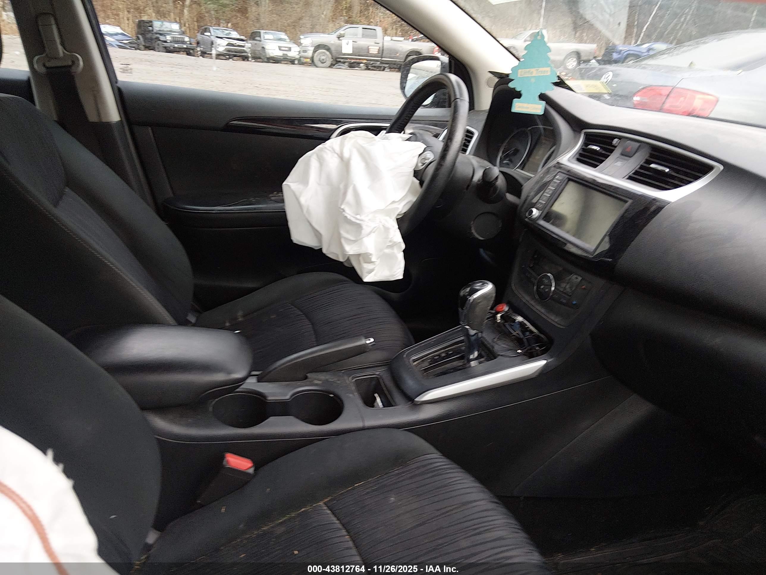 NISSAN SENTRA image 5