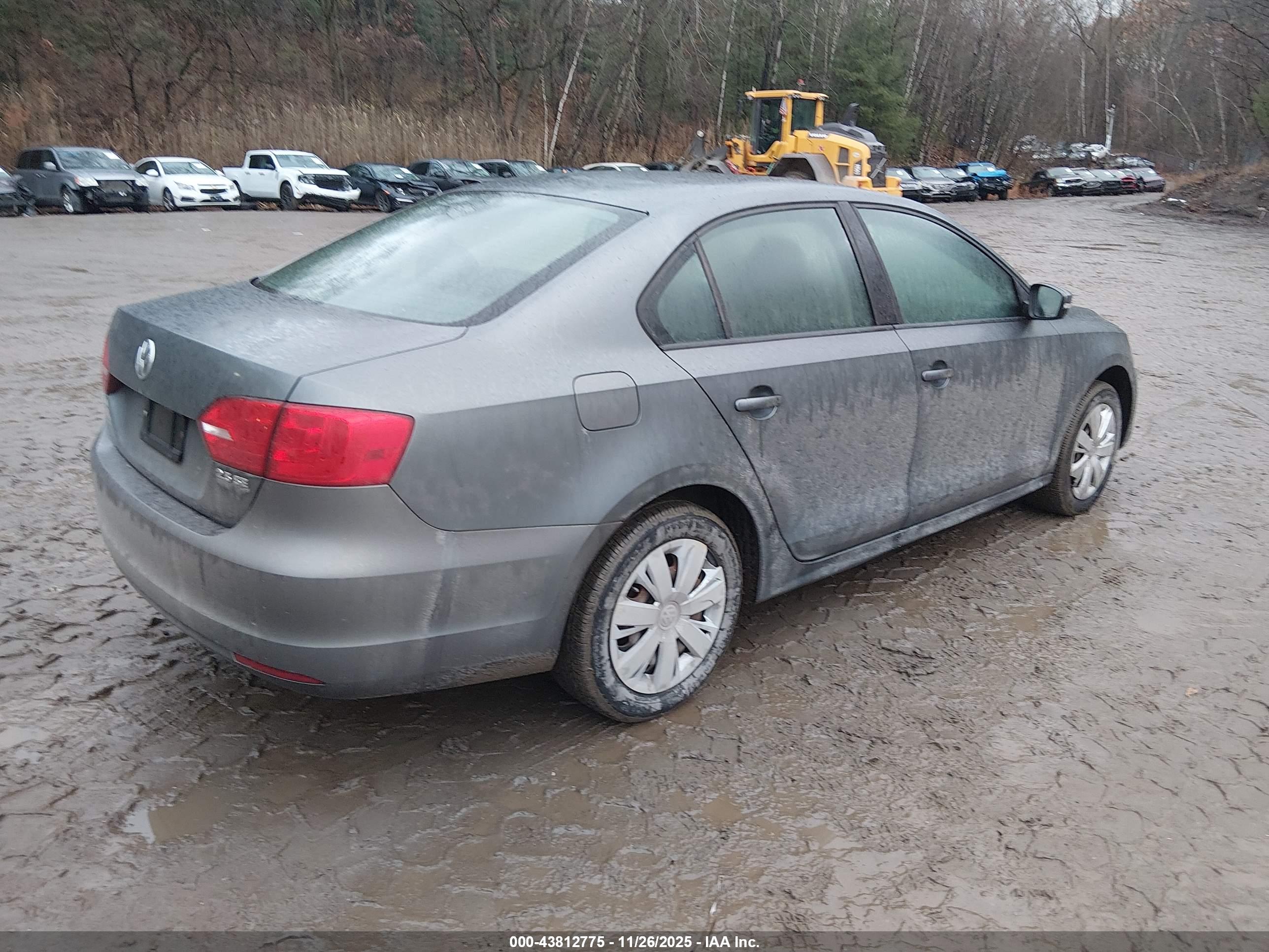 VOLKSWAGEN JETTA image 4