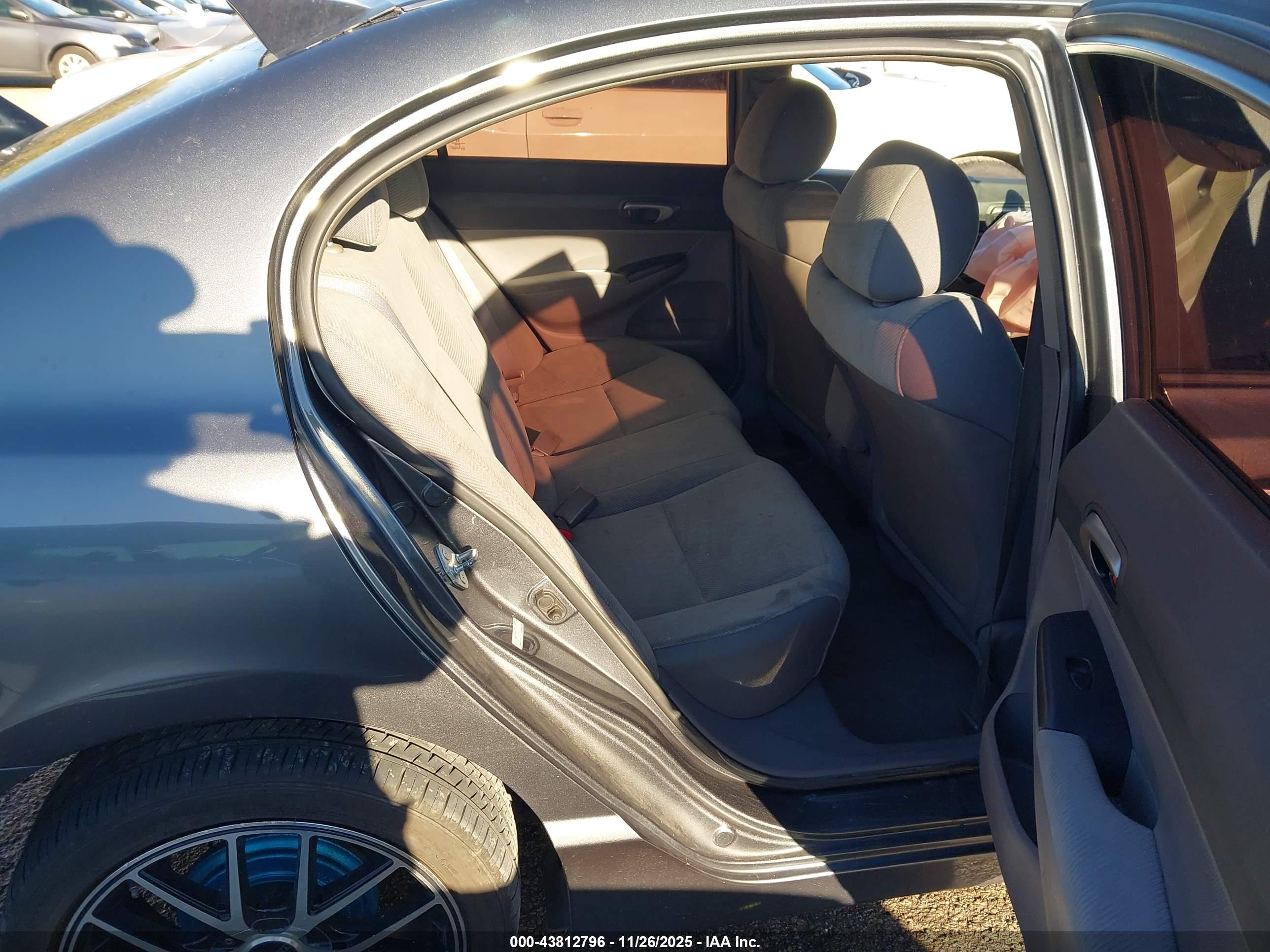 HONDA CIVIC image 8