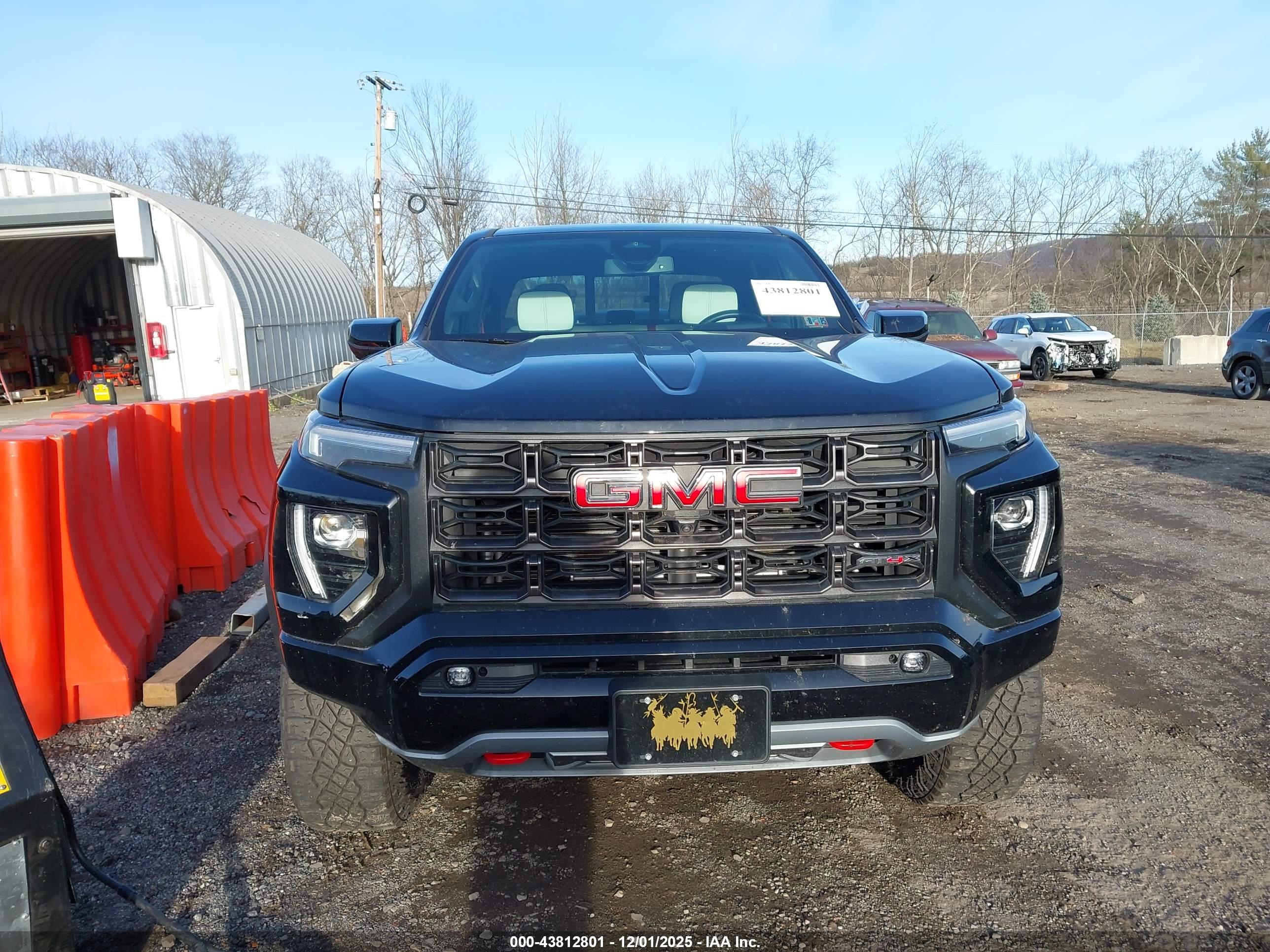 GMC CANYON image 6