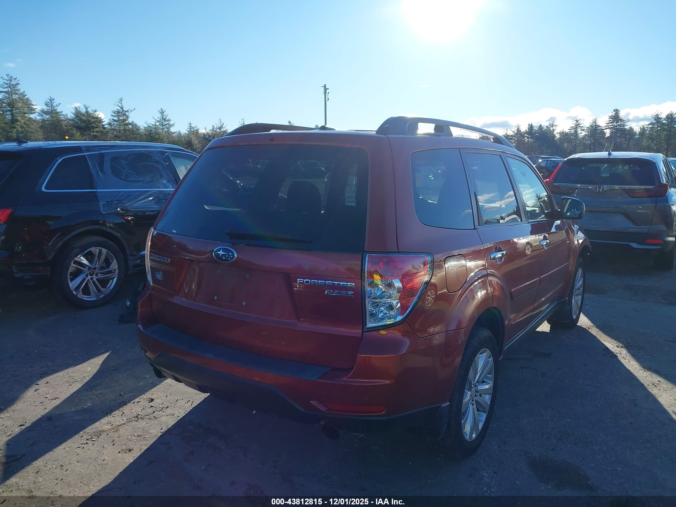 SUBARU FORESTER image 4