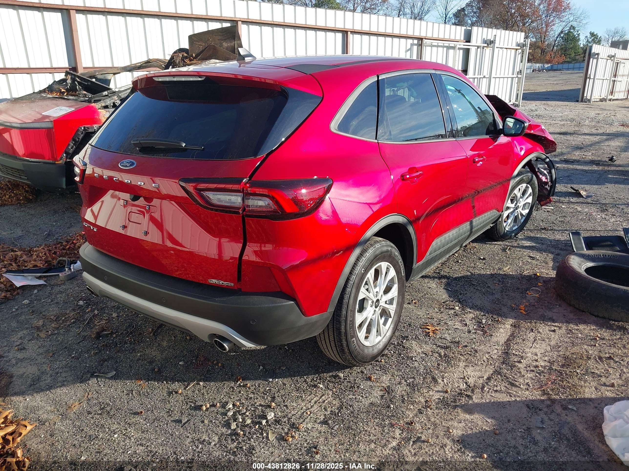 FORD ESCAPE image 4