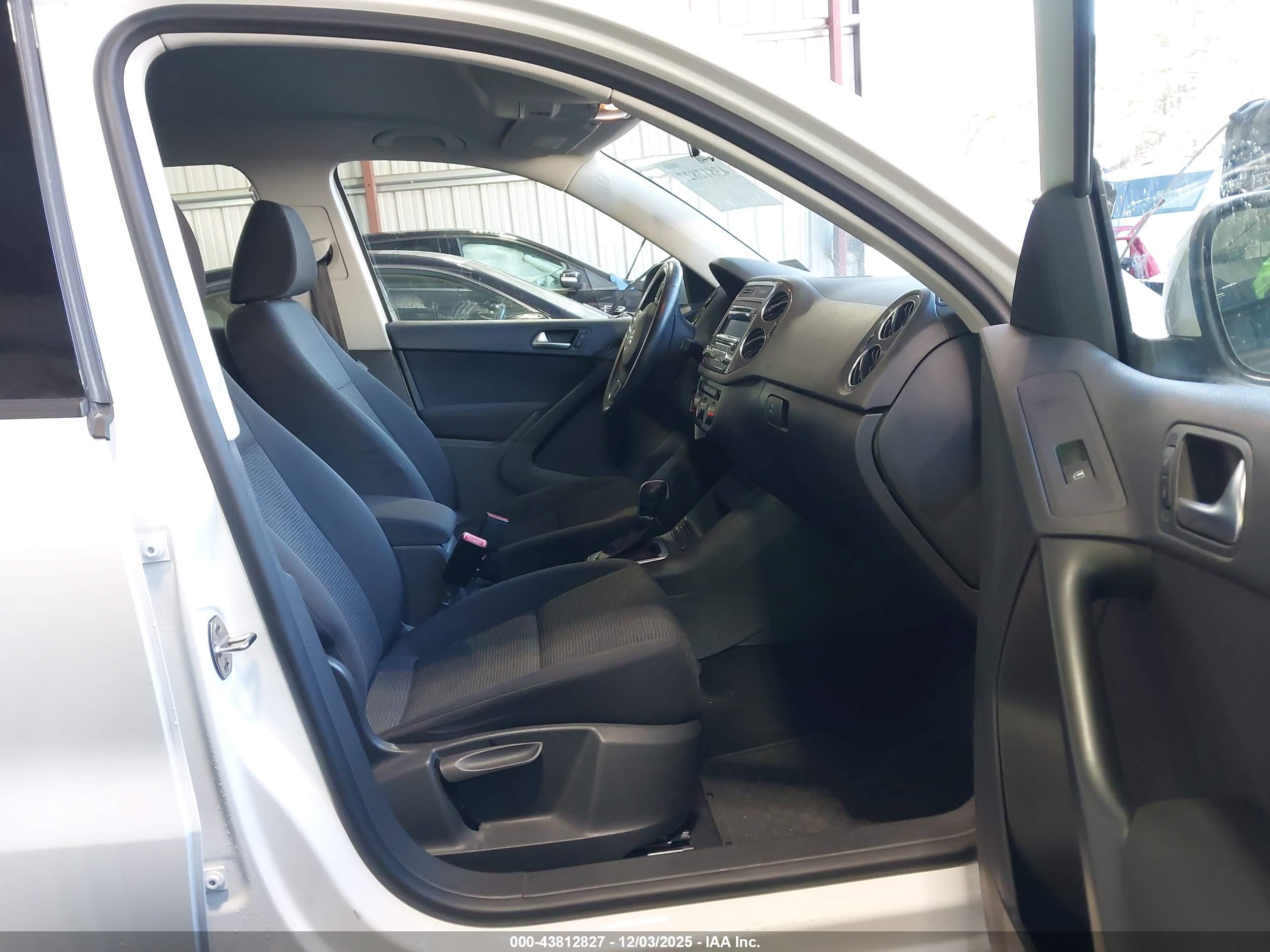 VOLKSWAGEN TIGUAN image 5