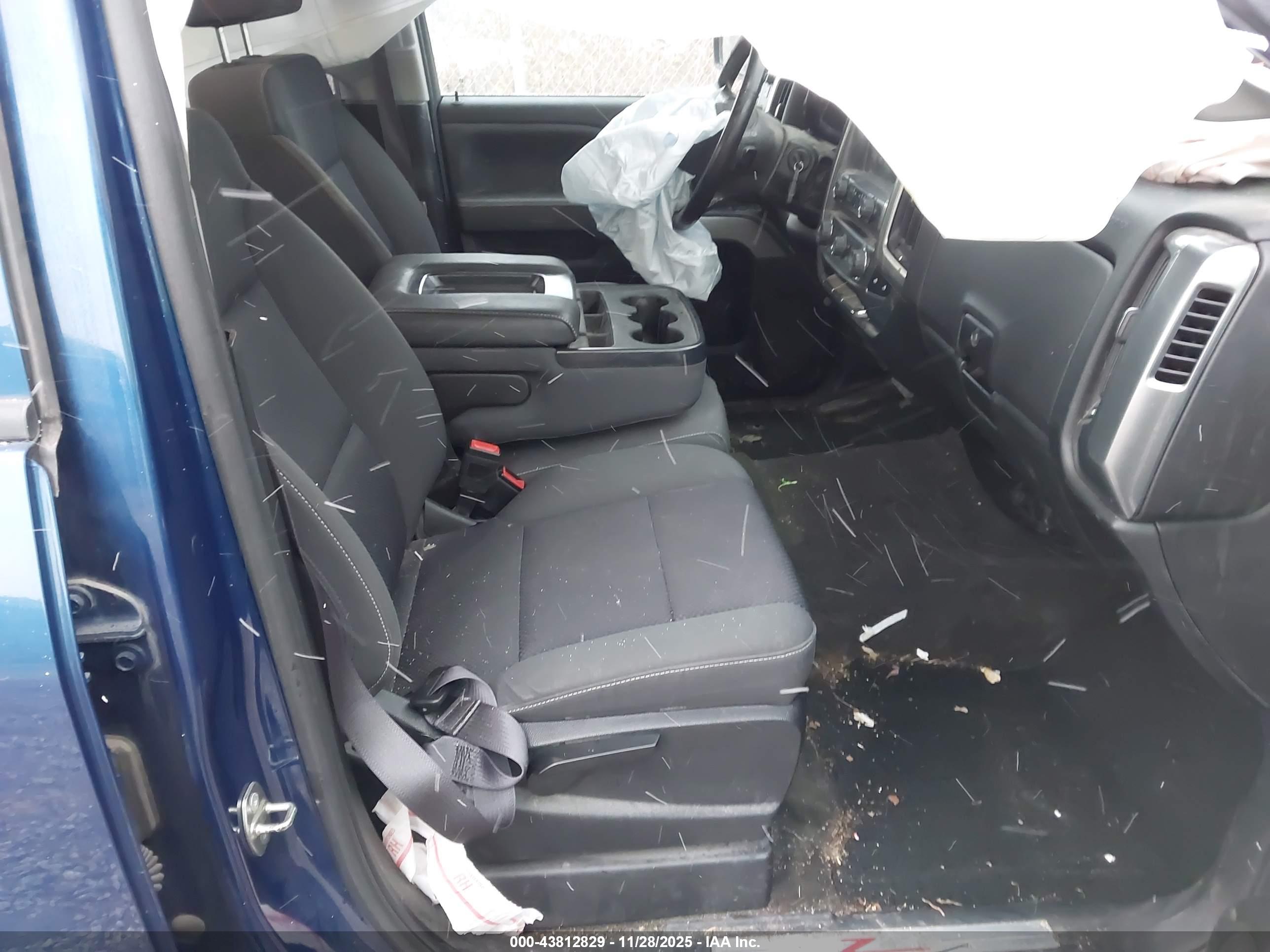 CHEVROLET SILVERADO image 5