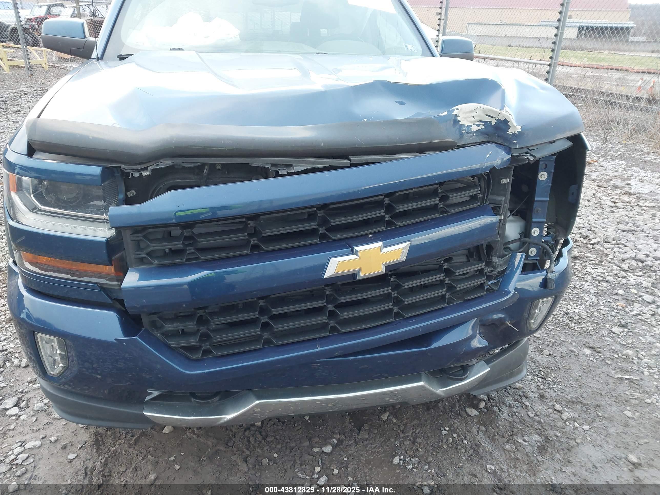CHEVROLET SILVERADO image 6