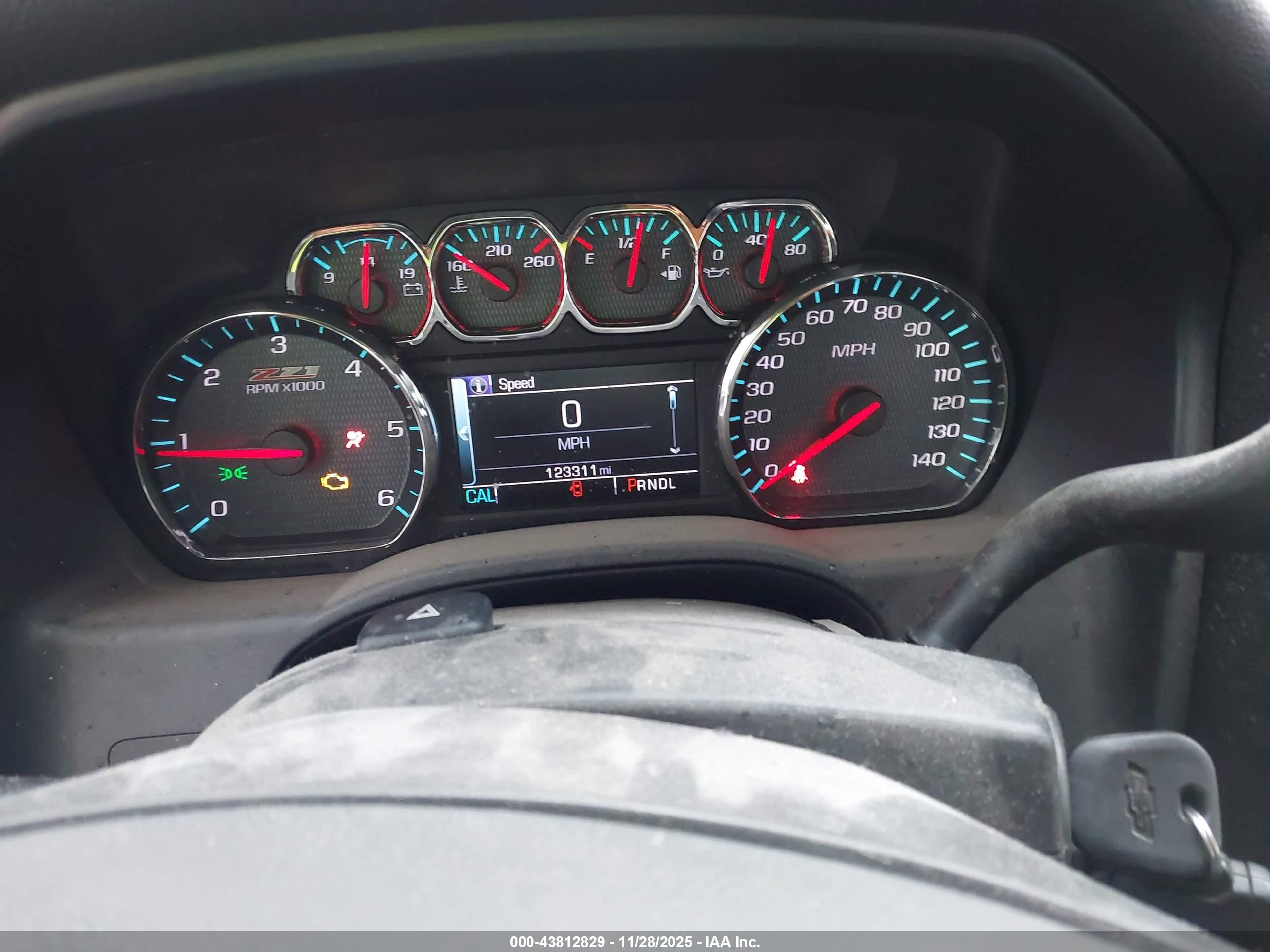 CHEVROLET SILVERADO image 7