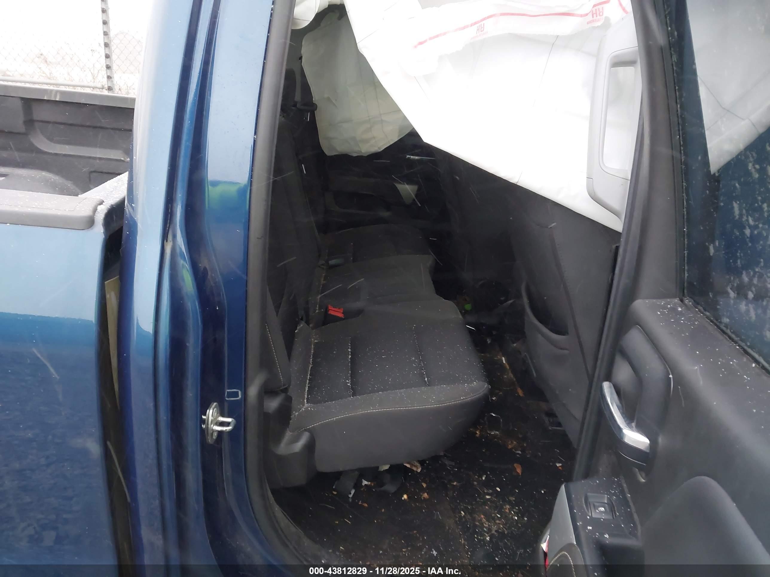 CHEVROLET SILVERADO image 8