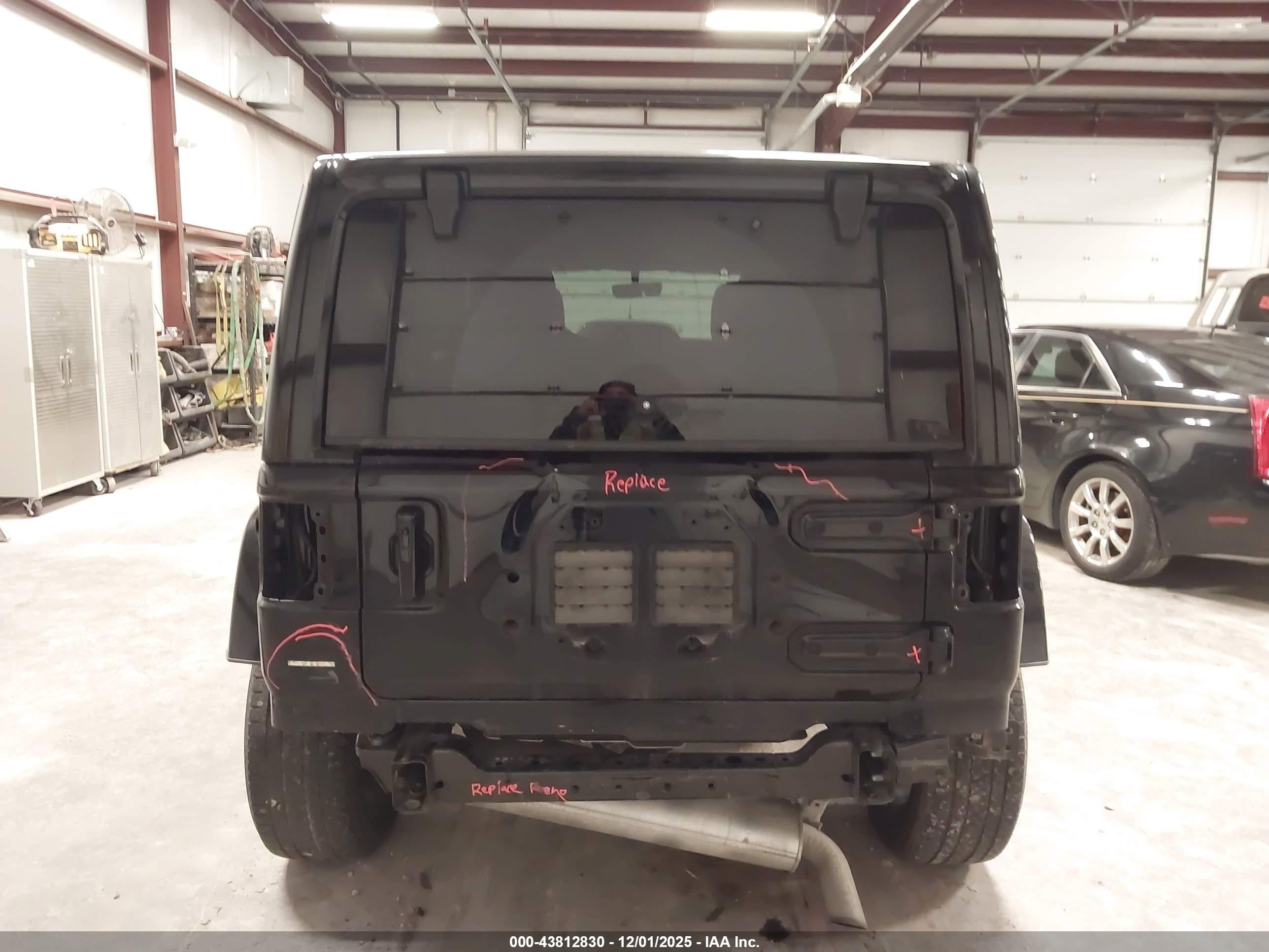 JEEP WRANGLER image 6