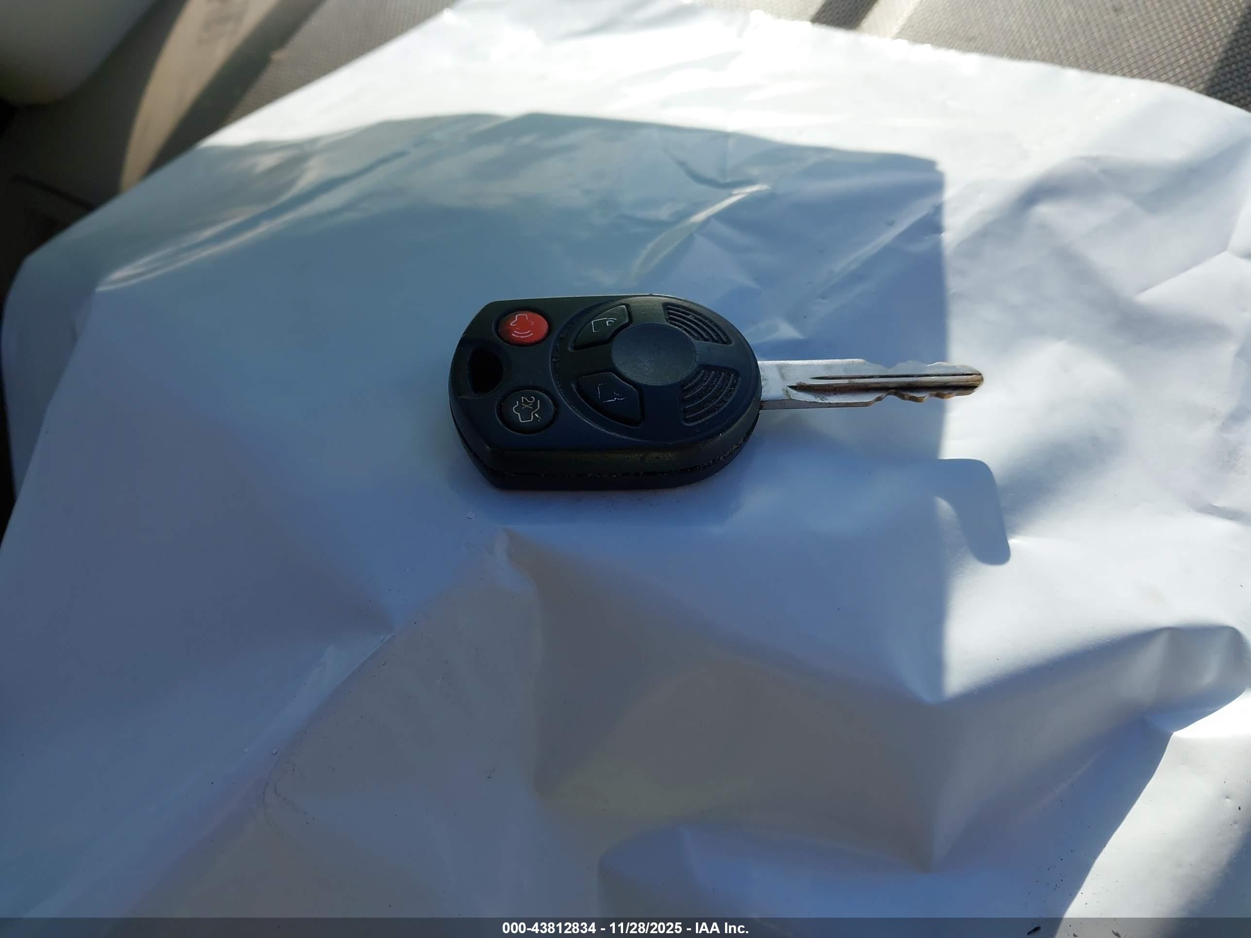 FORD ESCAPE image 11