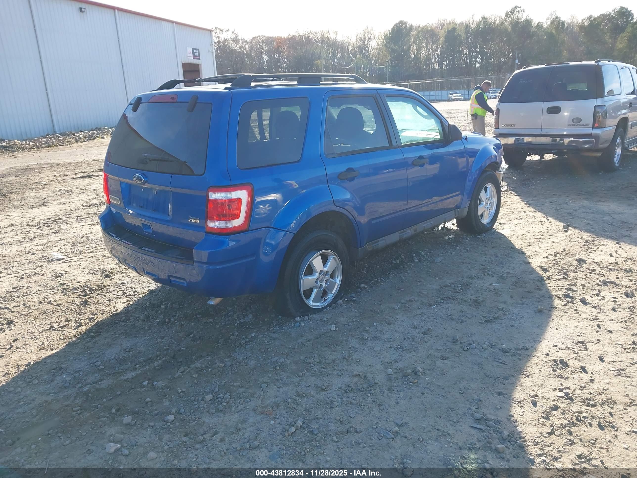 FORD ESCAPE image 4