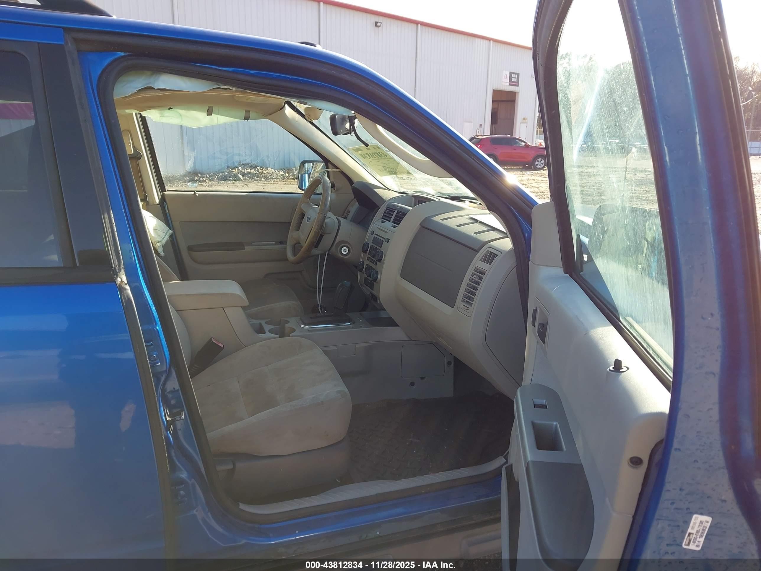 FORD ESCAPE image 5