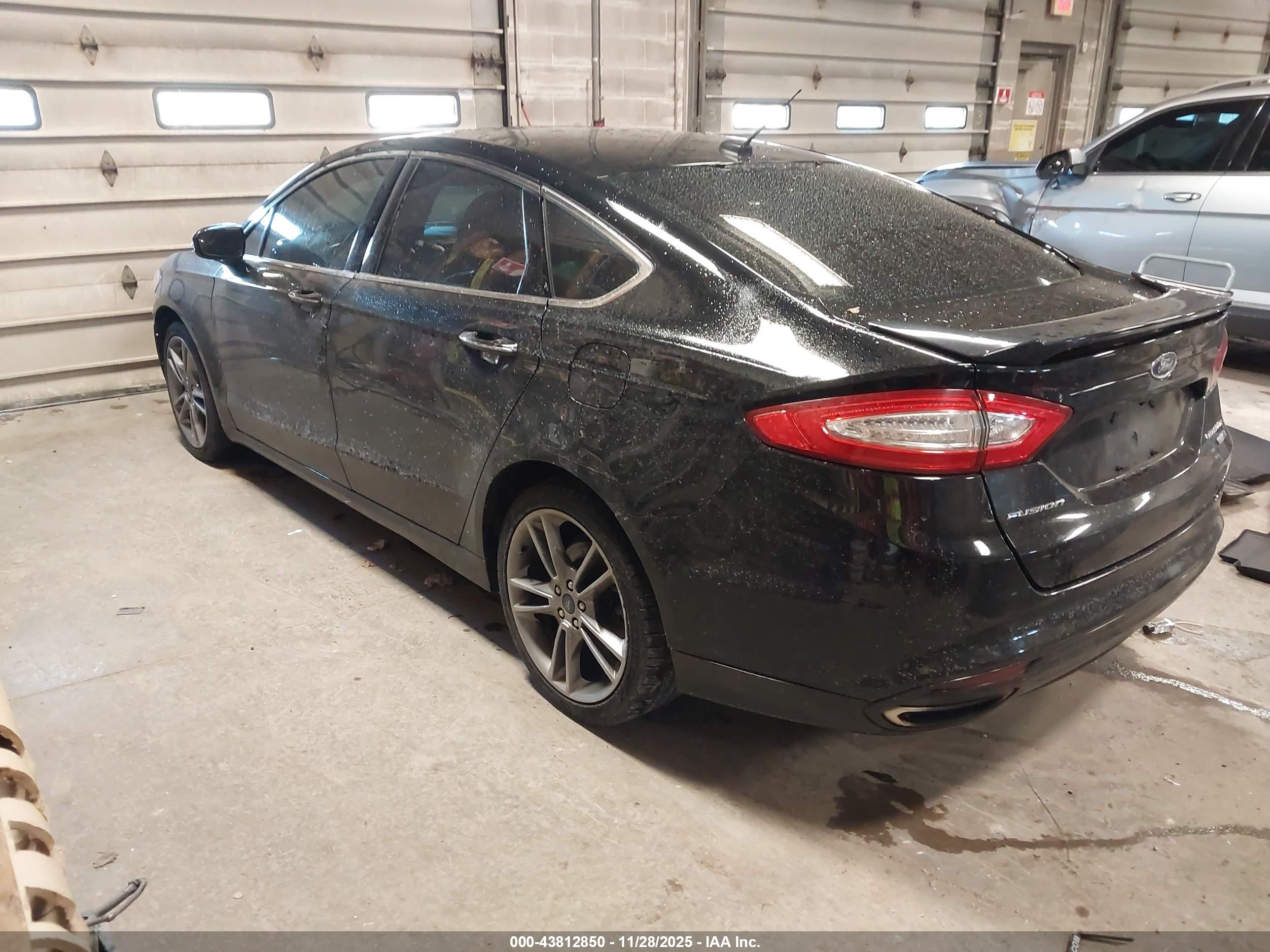 FORD FUSION image 3