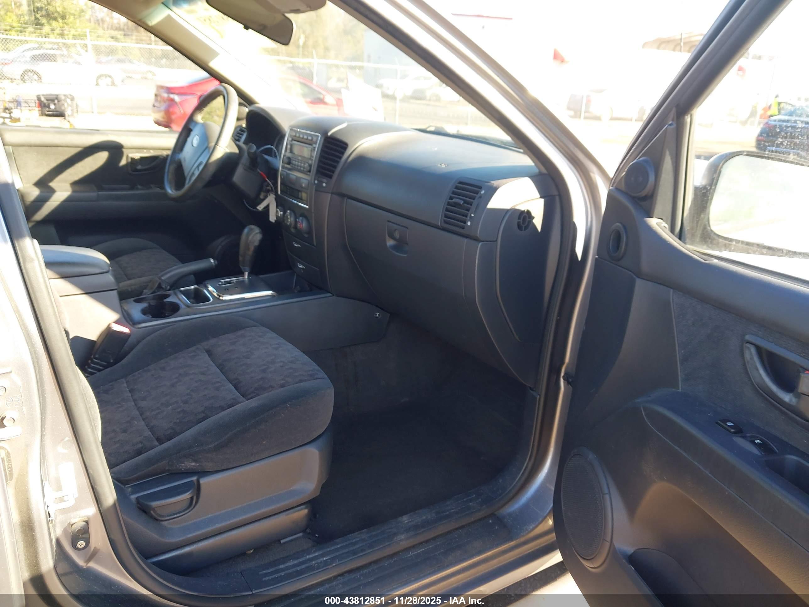 KIA SORENTO image 5