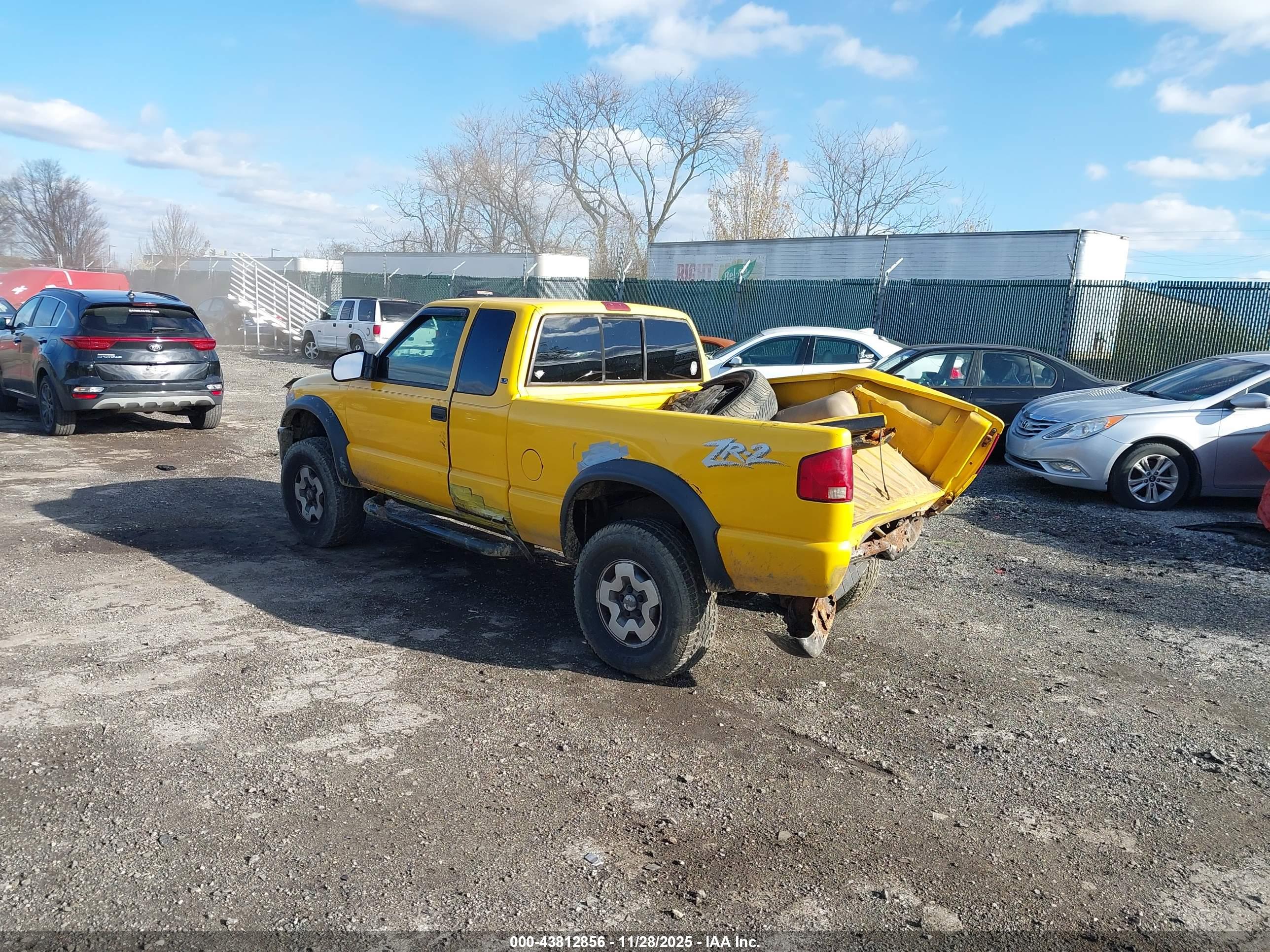CHEVROLET S-10 image 3