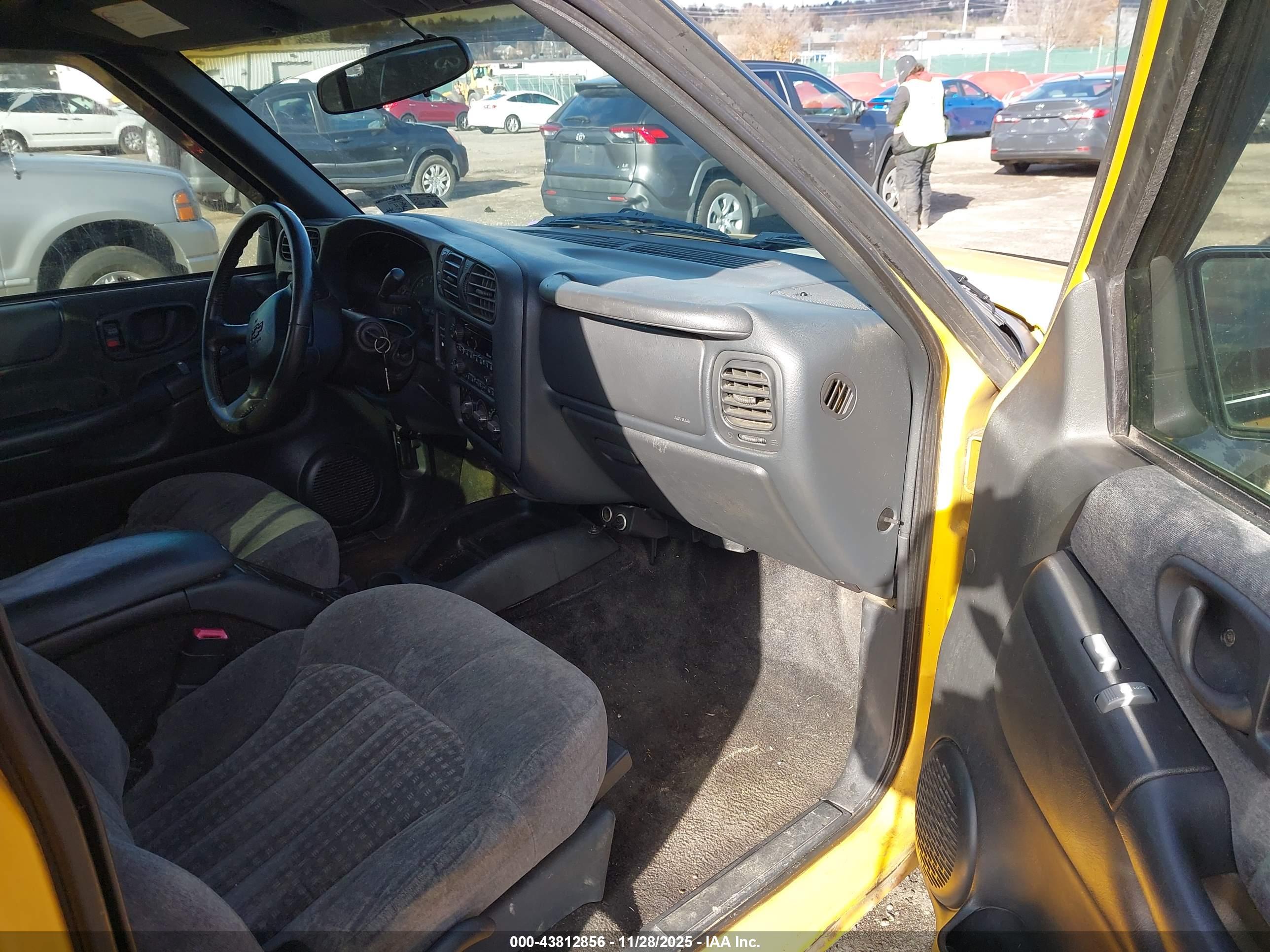CHEVROLET S-10 image 5