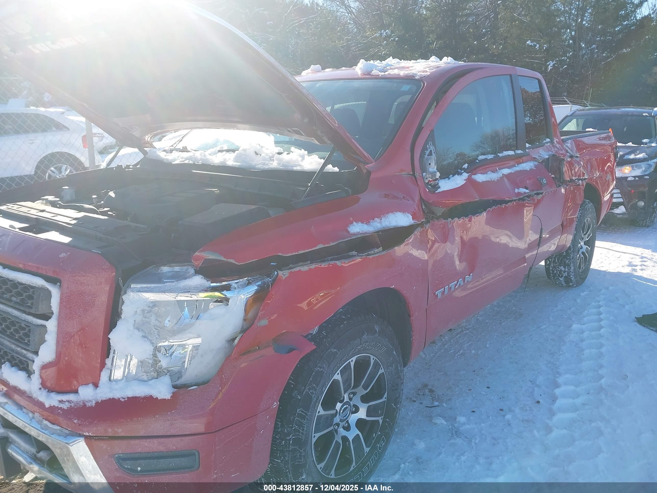 NISSAN TITAN image 6